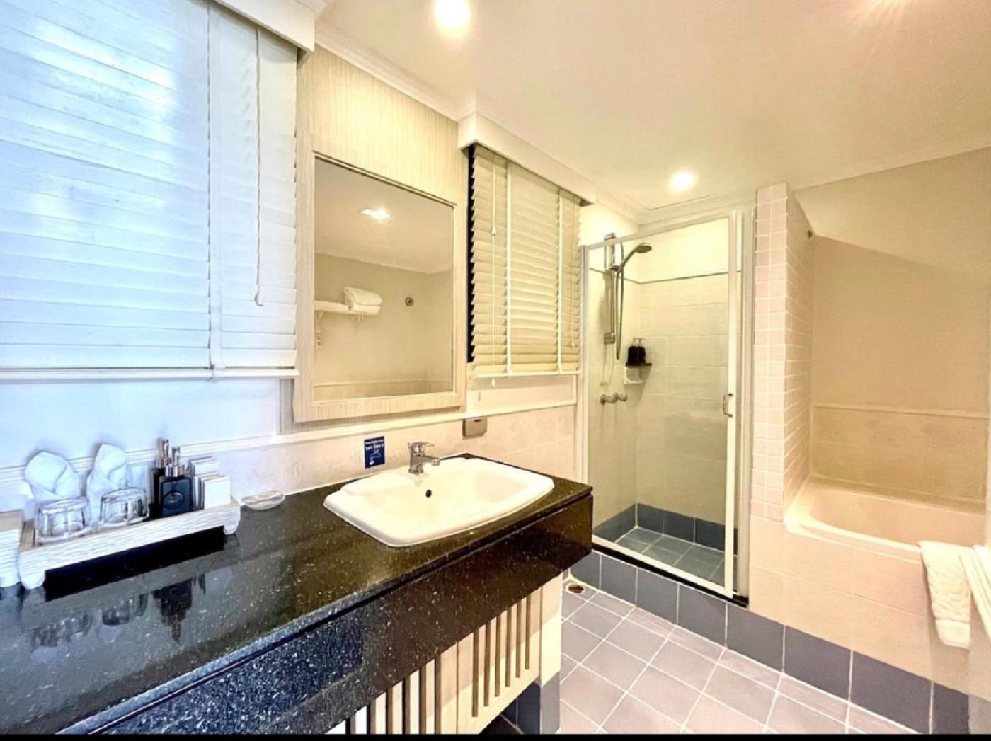 One-Bedroom Suite - Photo 13