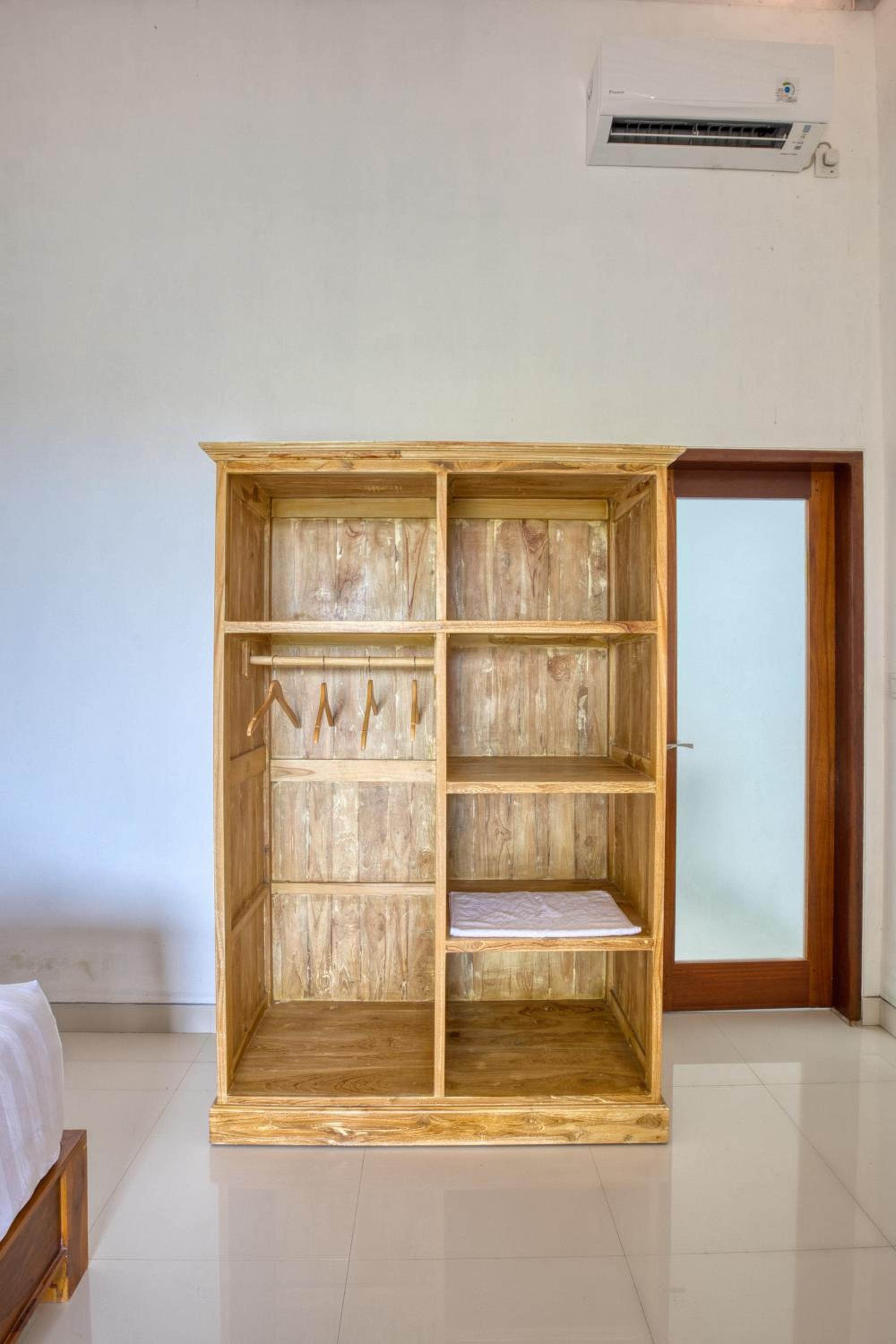 Deluxe Double Room with Balcony and Sea View - Photo 12