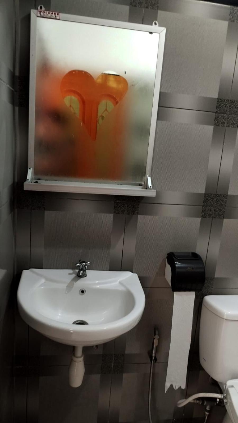 Double Room with Private Bathroom - Photo 8