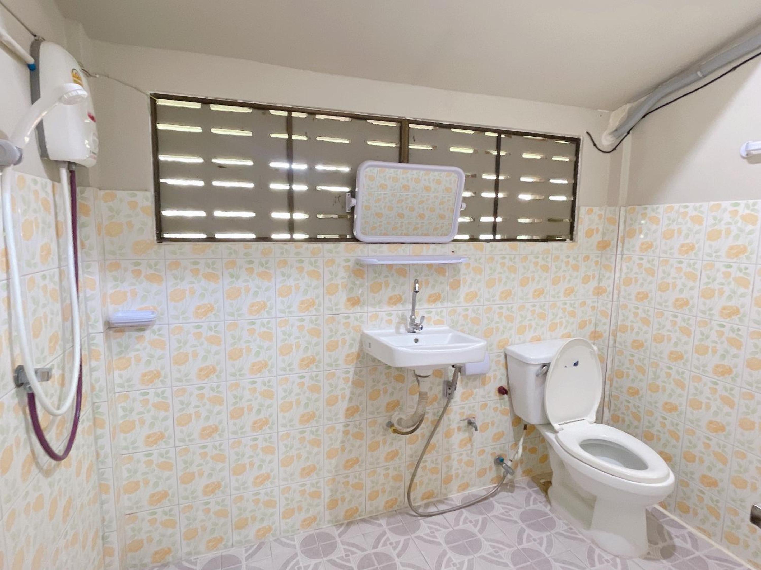Standard Double Room - Photo 14