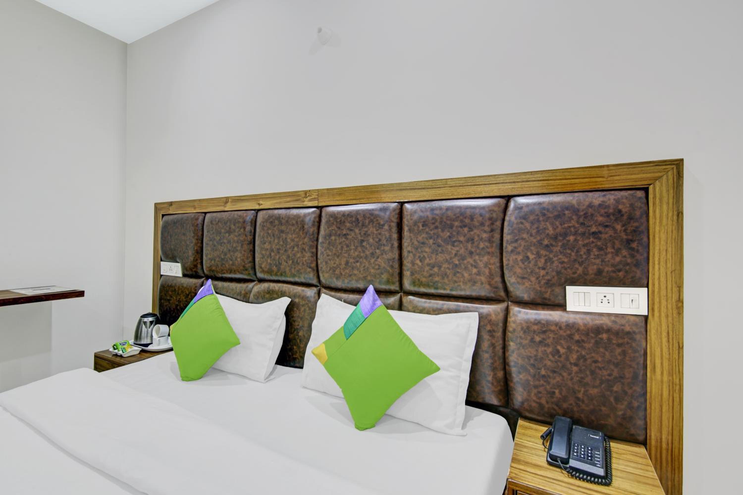 Double Room - Photo 9