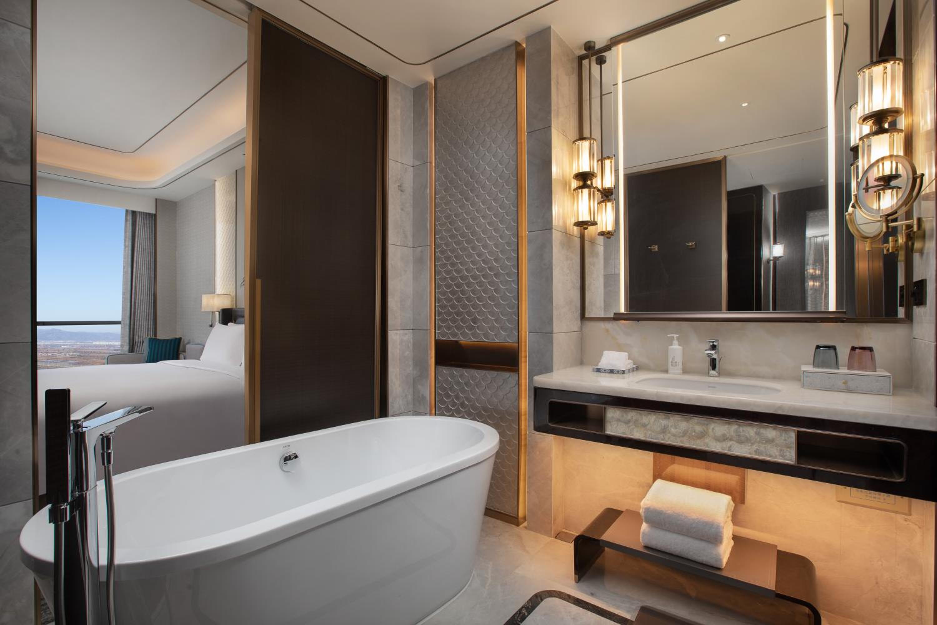 Superior King Room - Photo 2