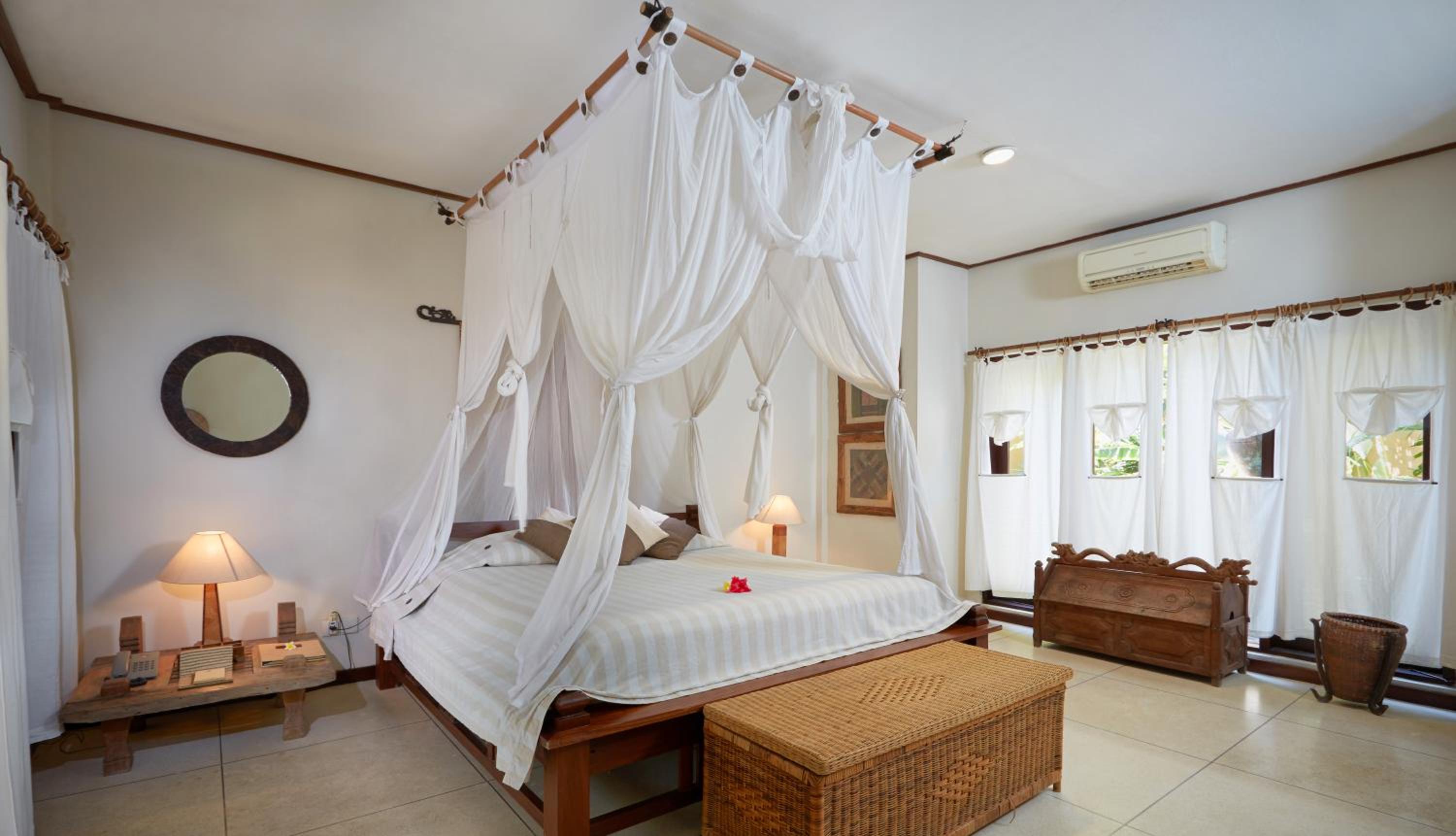 Pool Acess Suite - Photo 1
