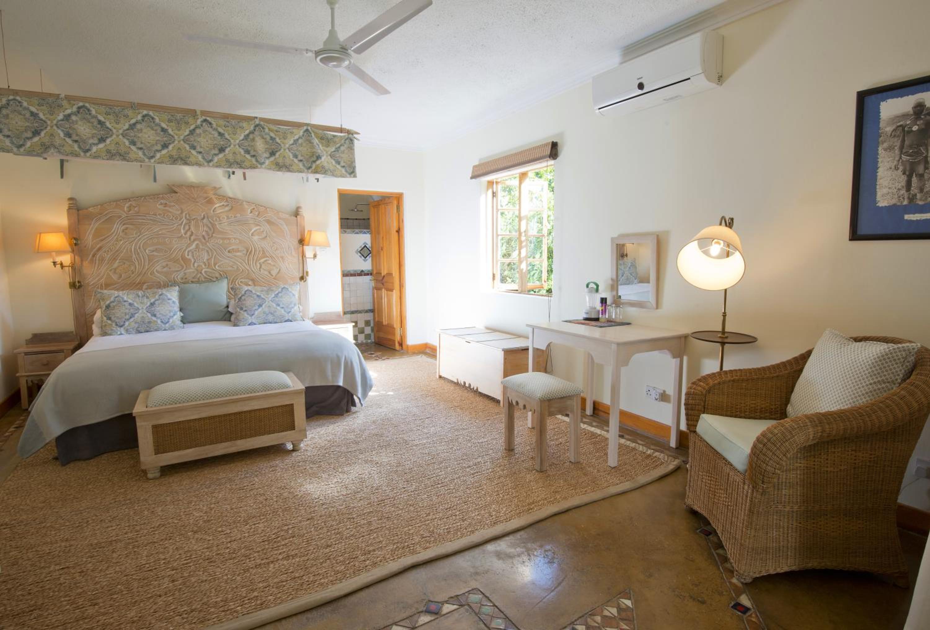 Queen Room with Garden View