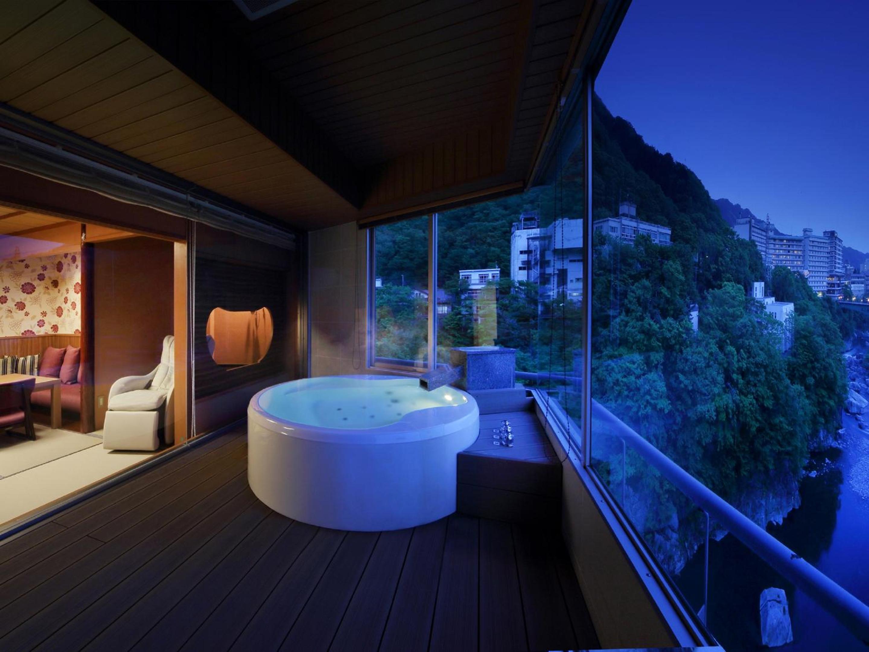 Suite with River View photo 2