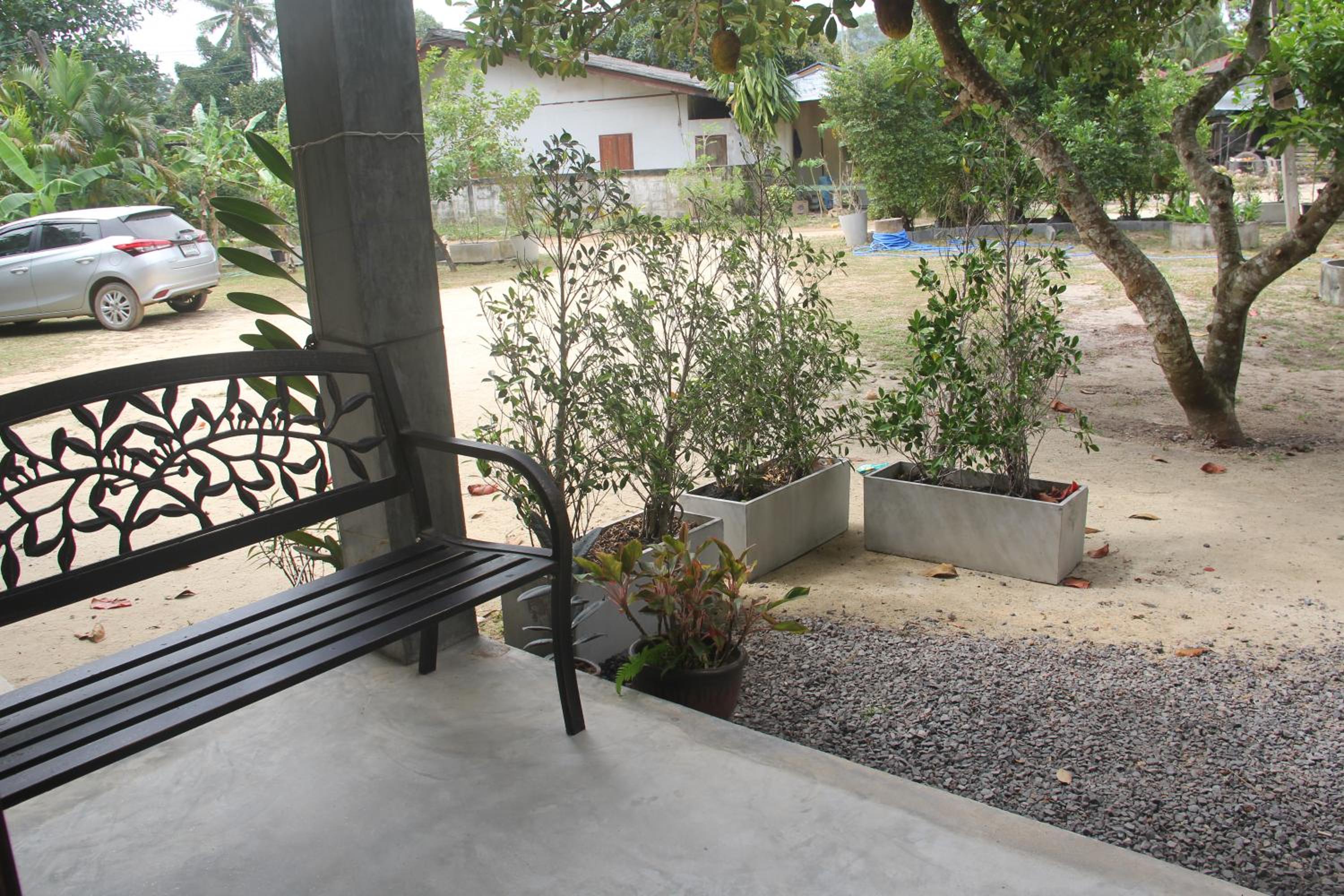 Double Room with Patio - Photo 3