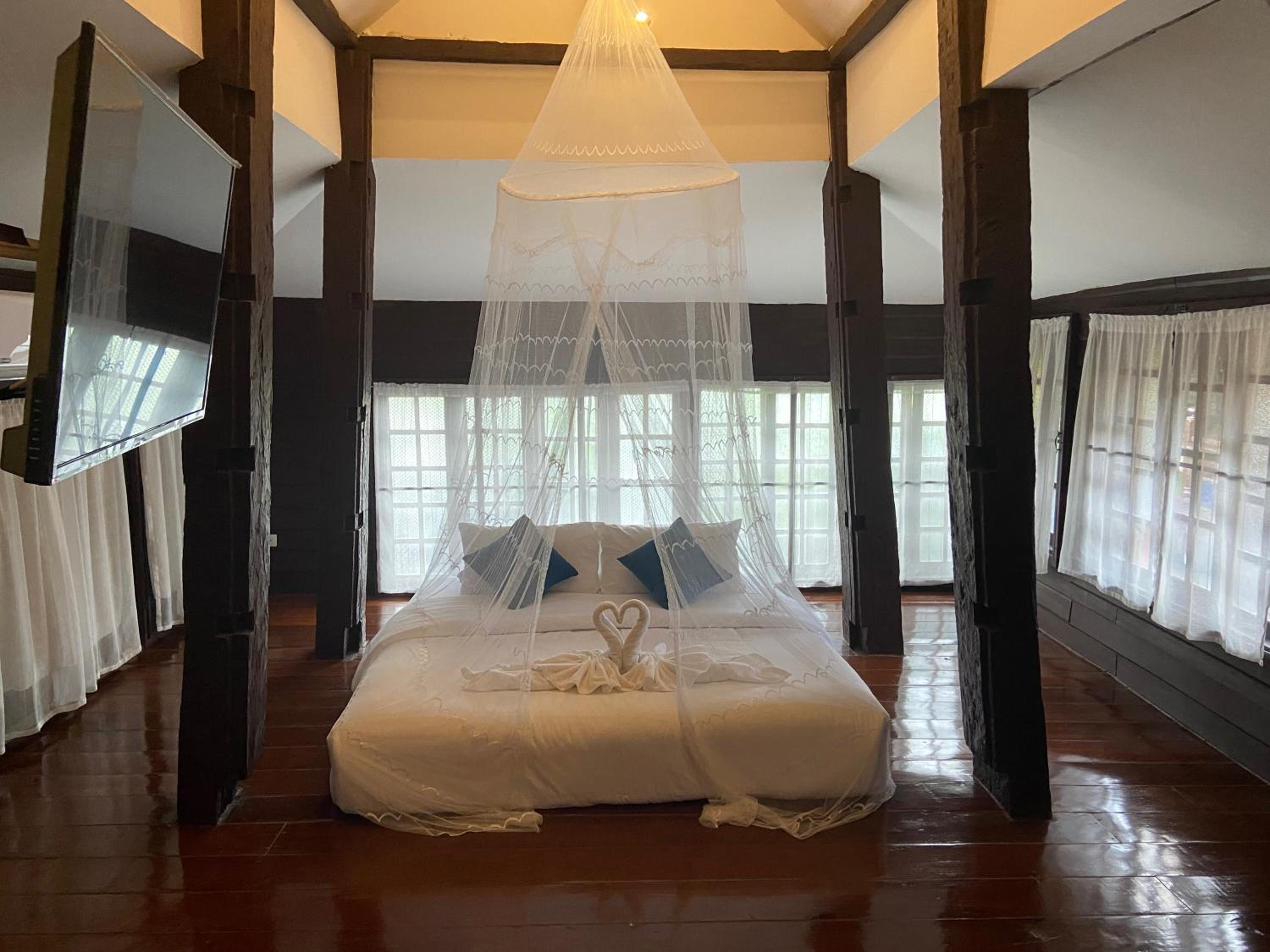 Two-Bedroom House - Photo 9