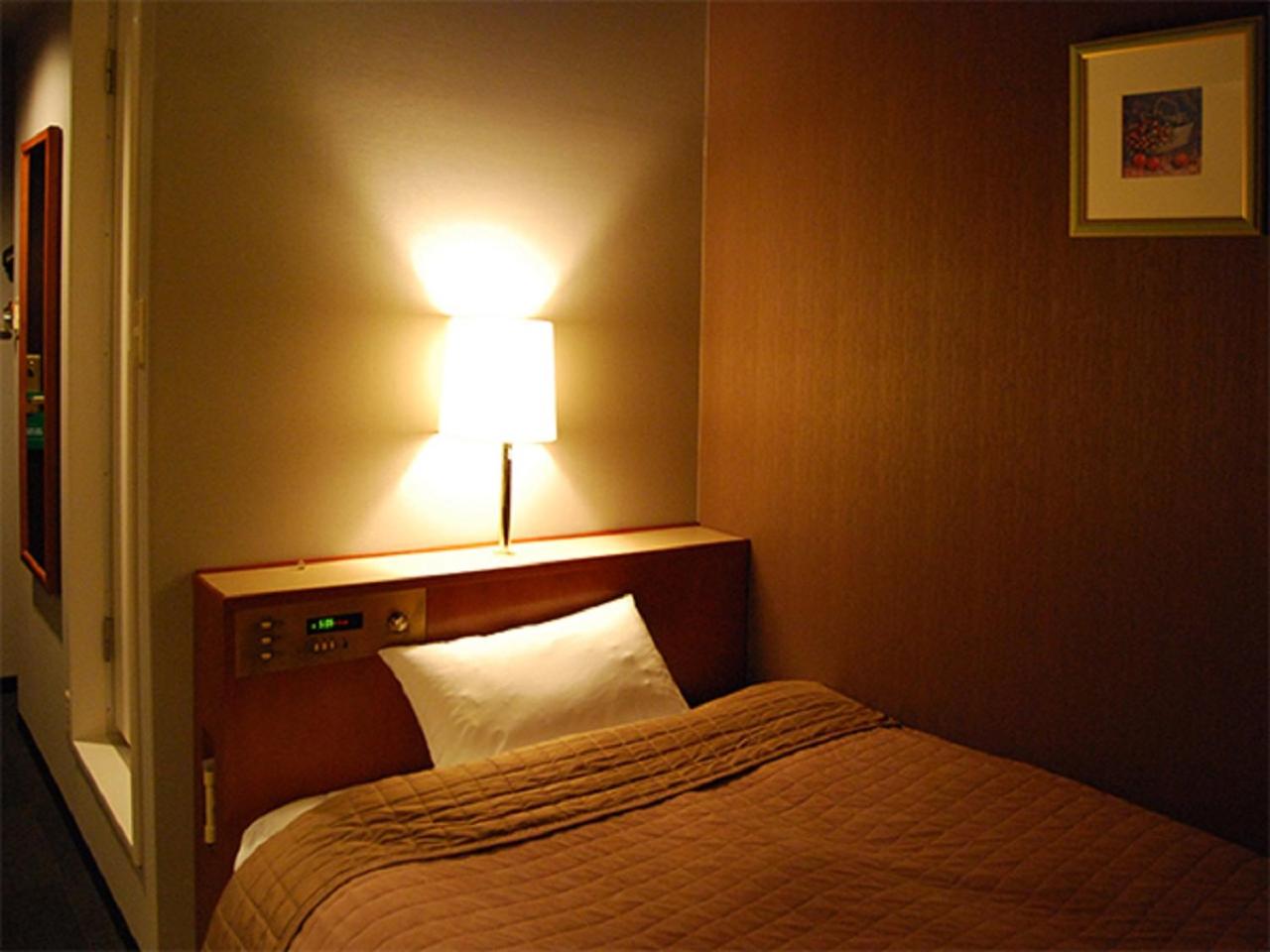 Double Room with Small Double Bed - Smoking - Photo 1