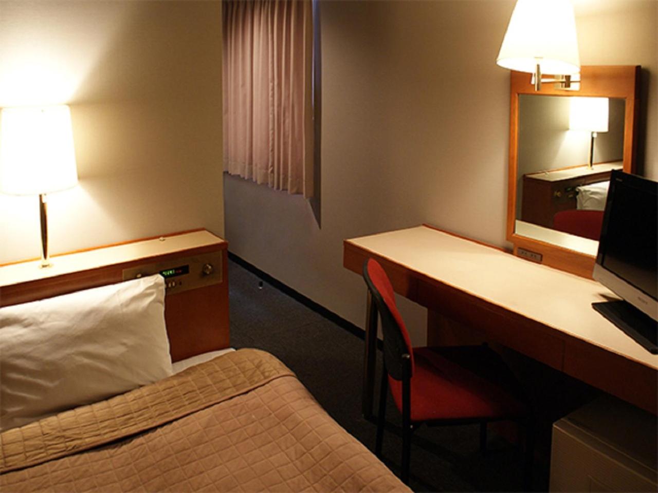 Double Room with Small Double Bed - Smoking - Photo 3