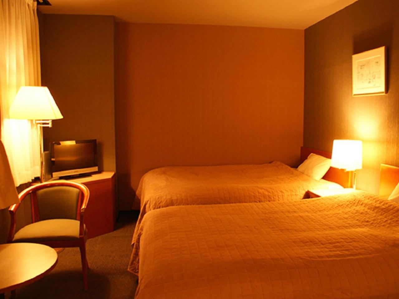 Twin Room - Smoking - Photo 4