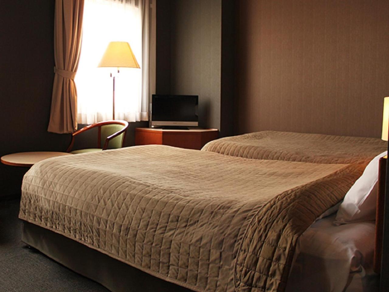 Twin Room - Smoking - Photo 3