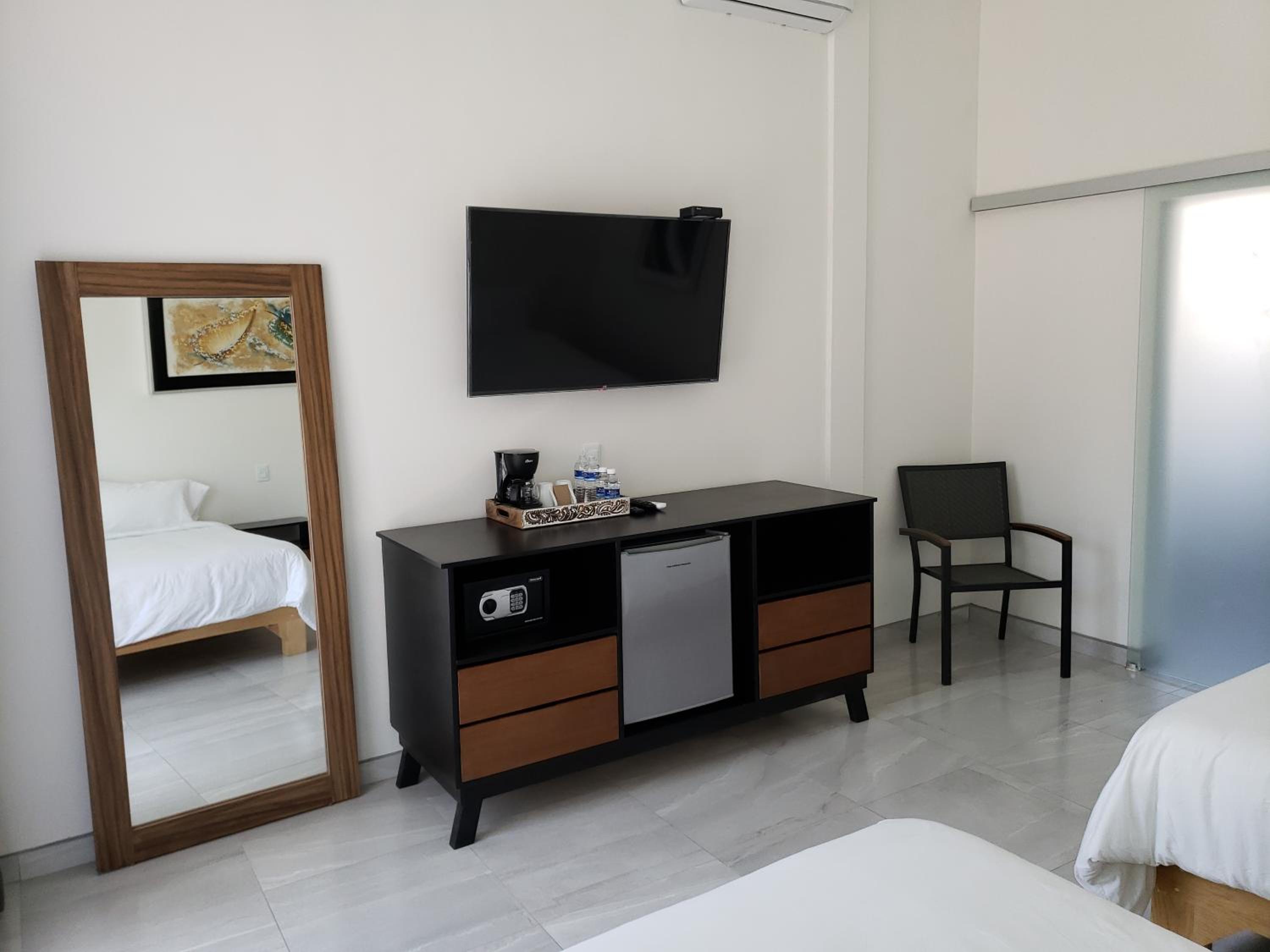 Deluxe Twin Room - Photo 8