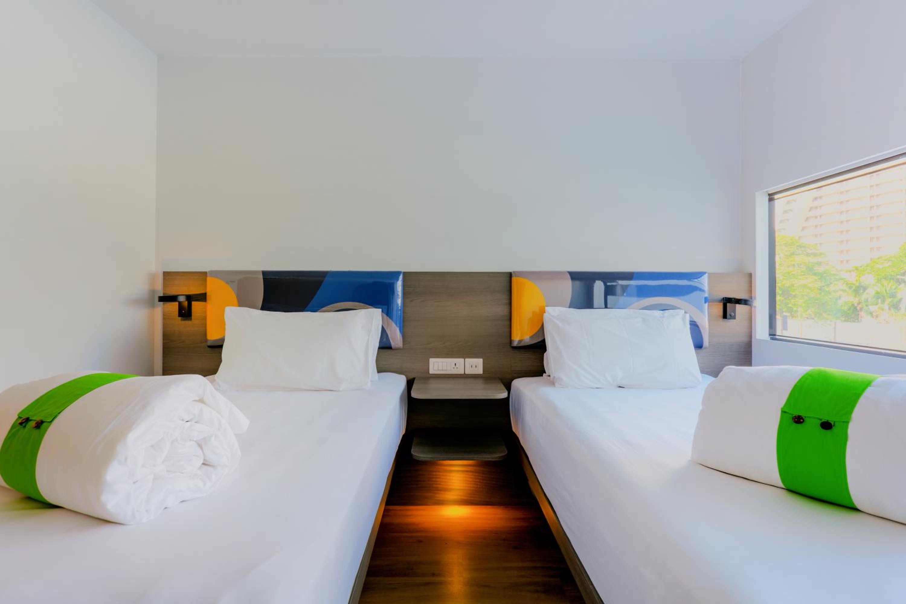 COSI Room Twin with Daily food & drink credit