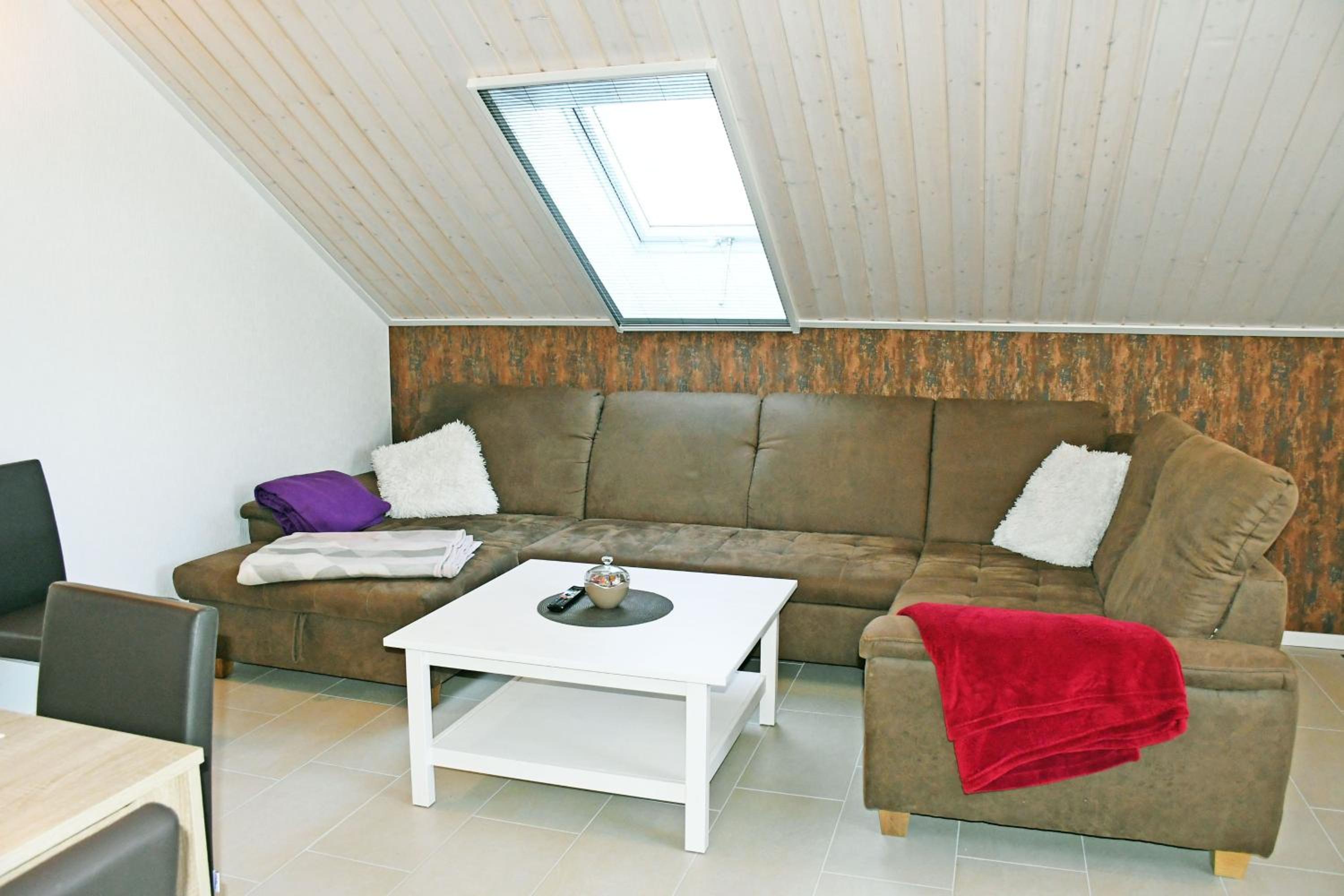 Three-Bedroom Apartment with Balcony and Terrace photo 3