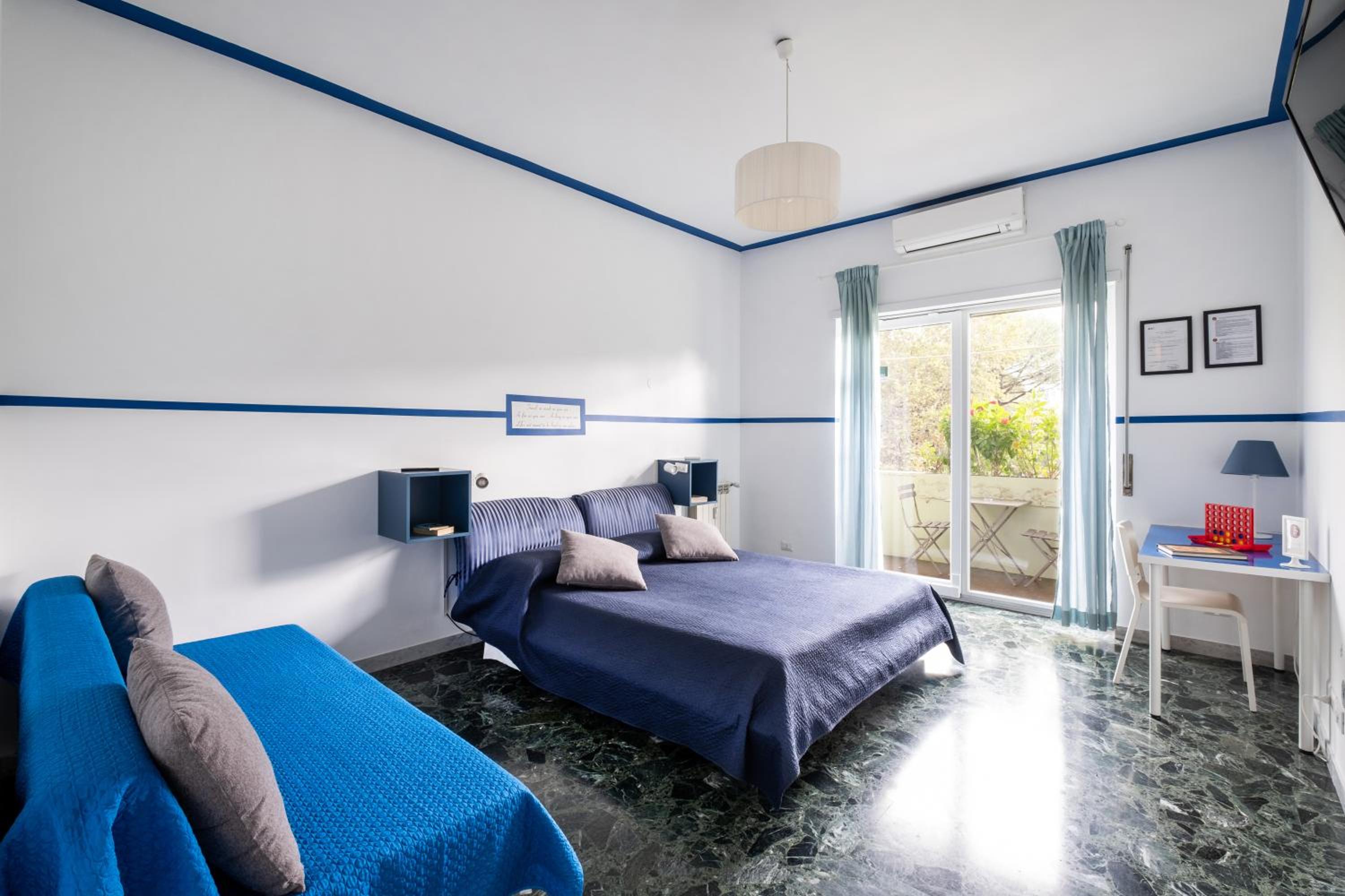 King Room with Balcony photo 1