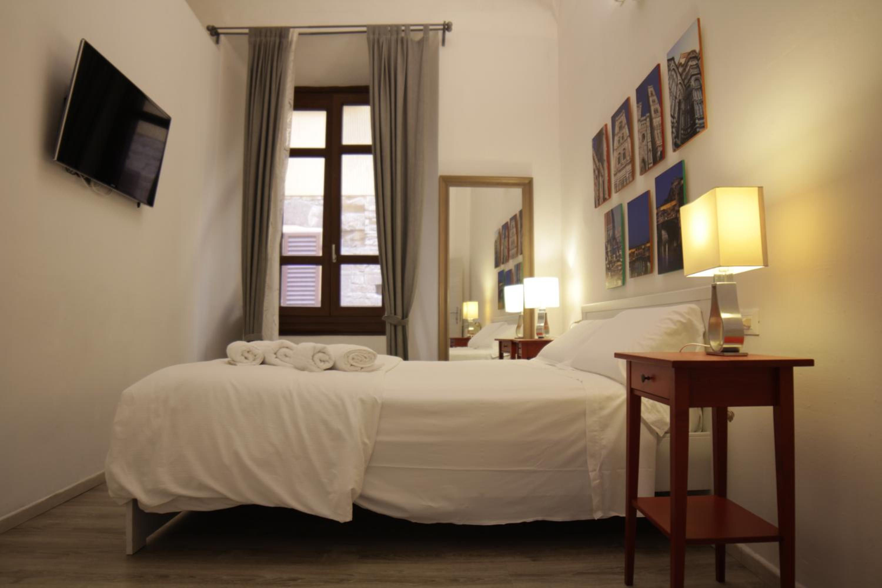 Double Room with Private Bathroom photo 2