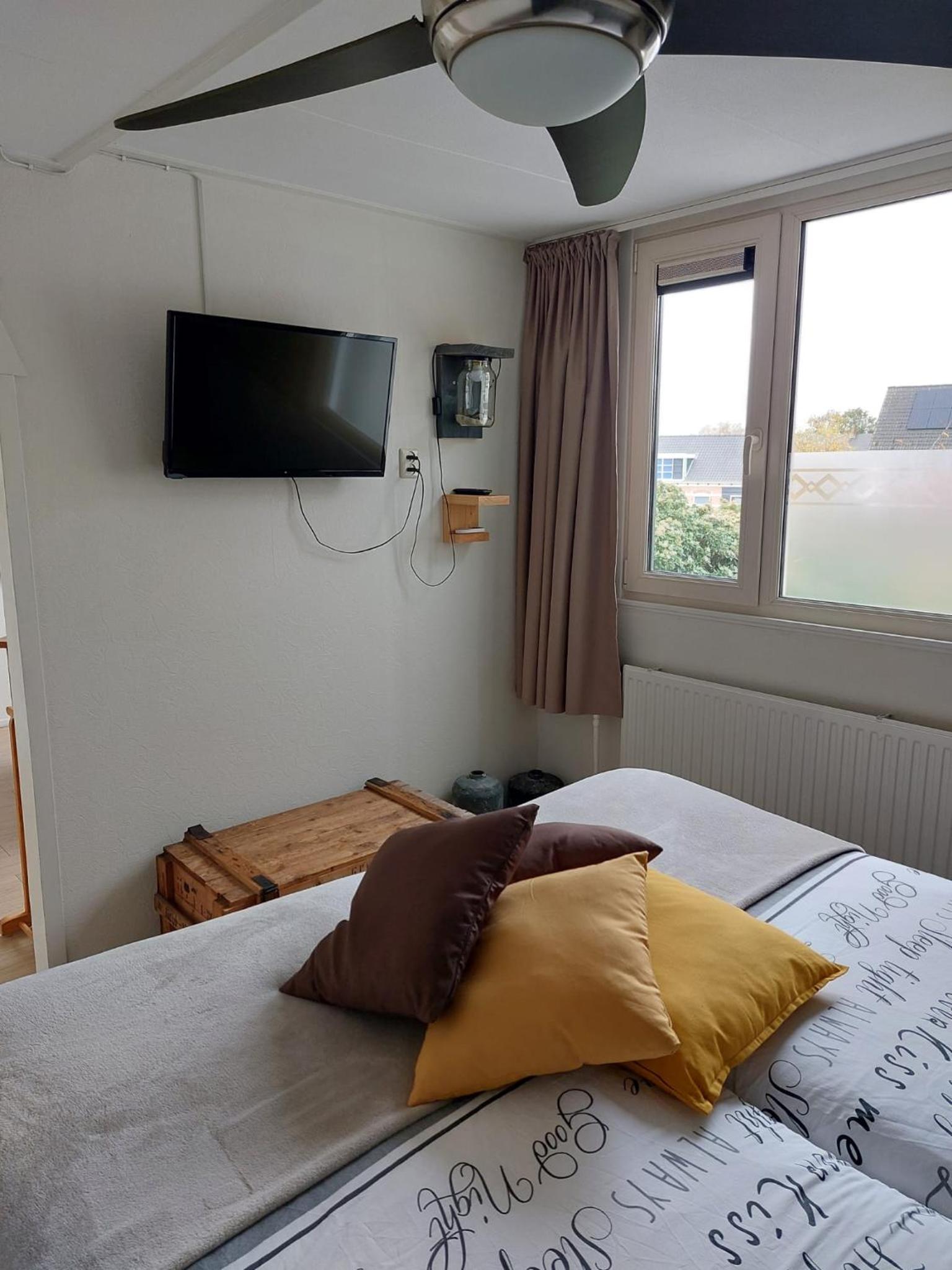 Twin Room with Bathroom photo 1