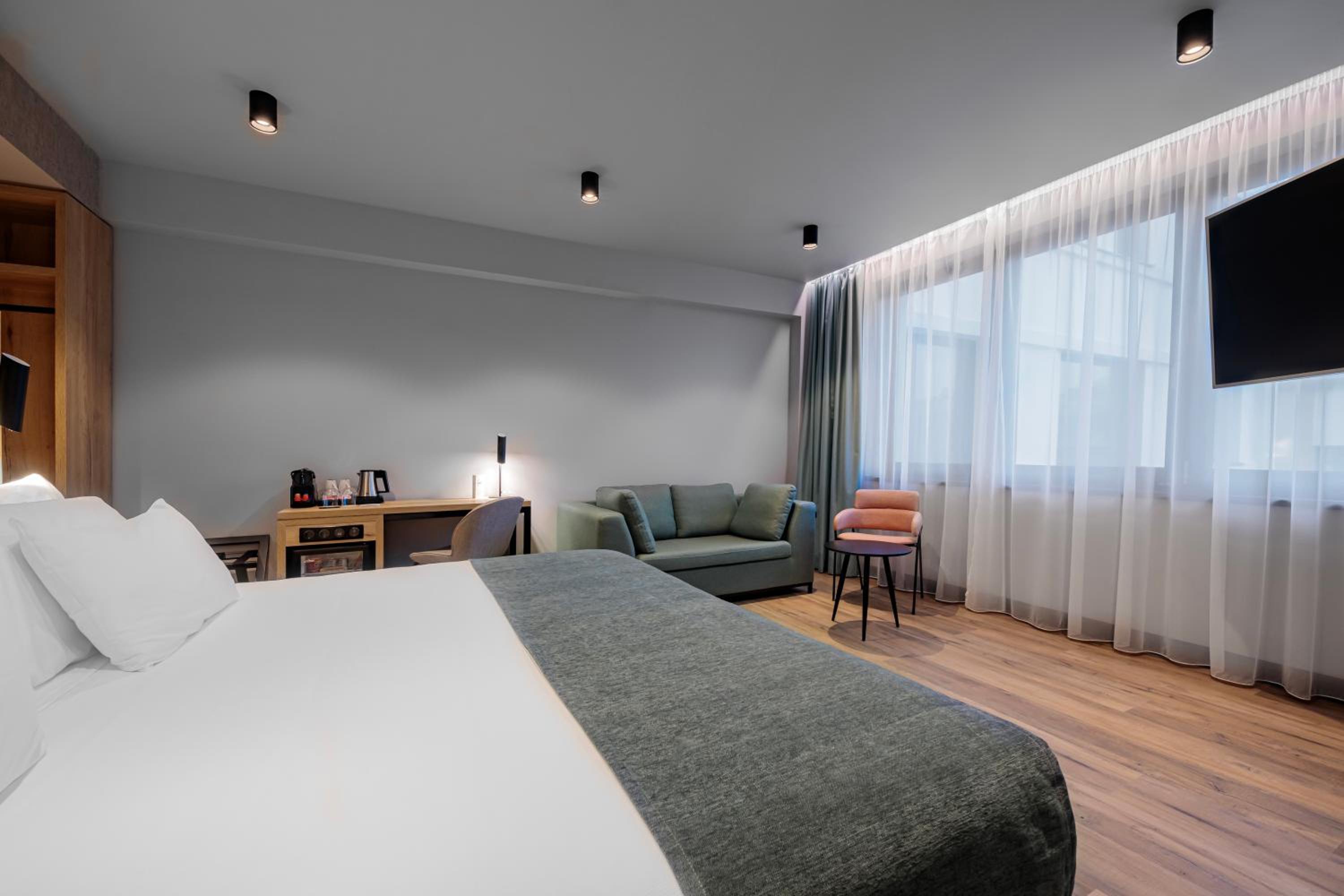 Junior Suite (2 Adults + 1 Child)