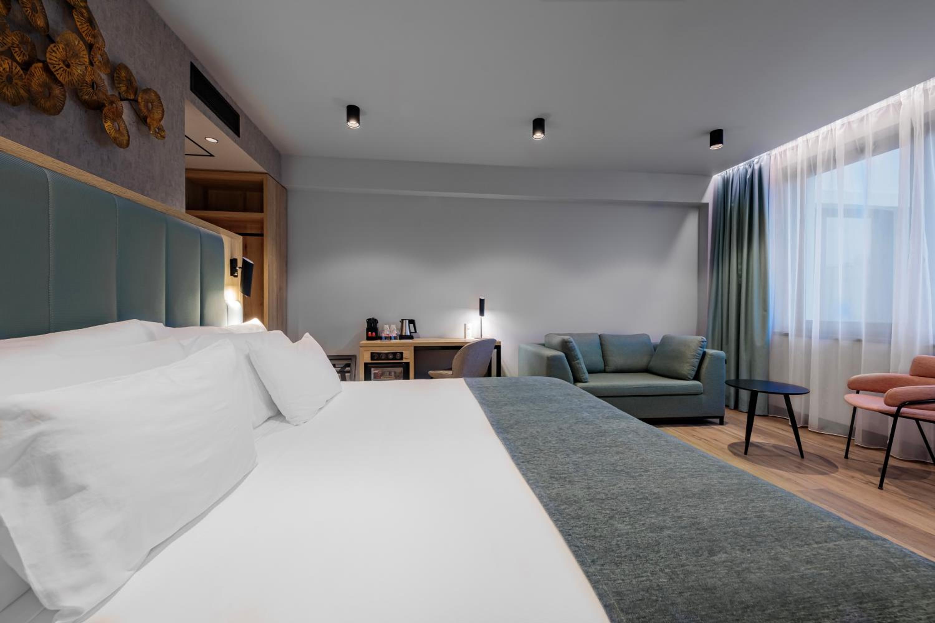 Junior Suite (2 Adults + 1 Child)