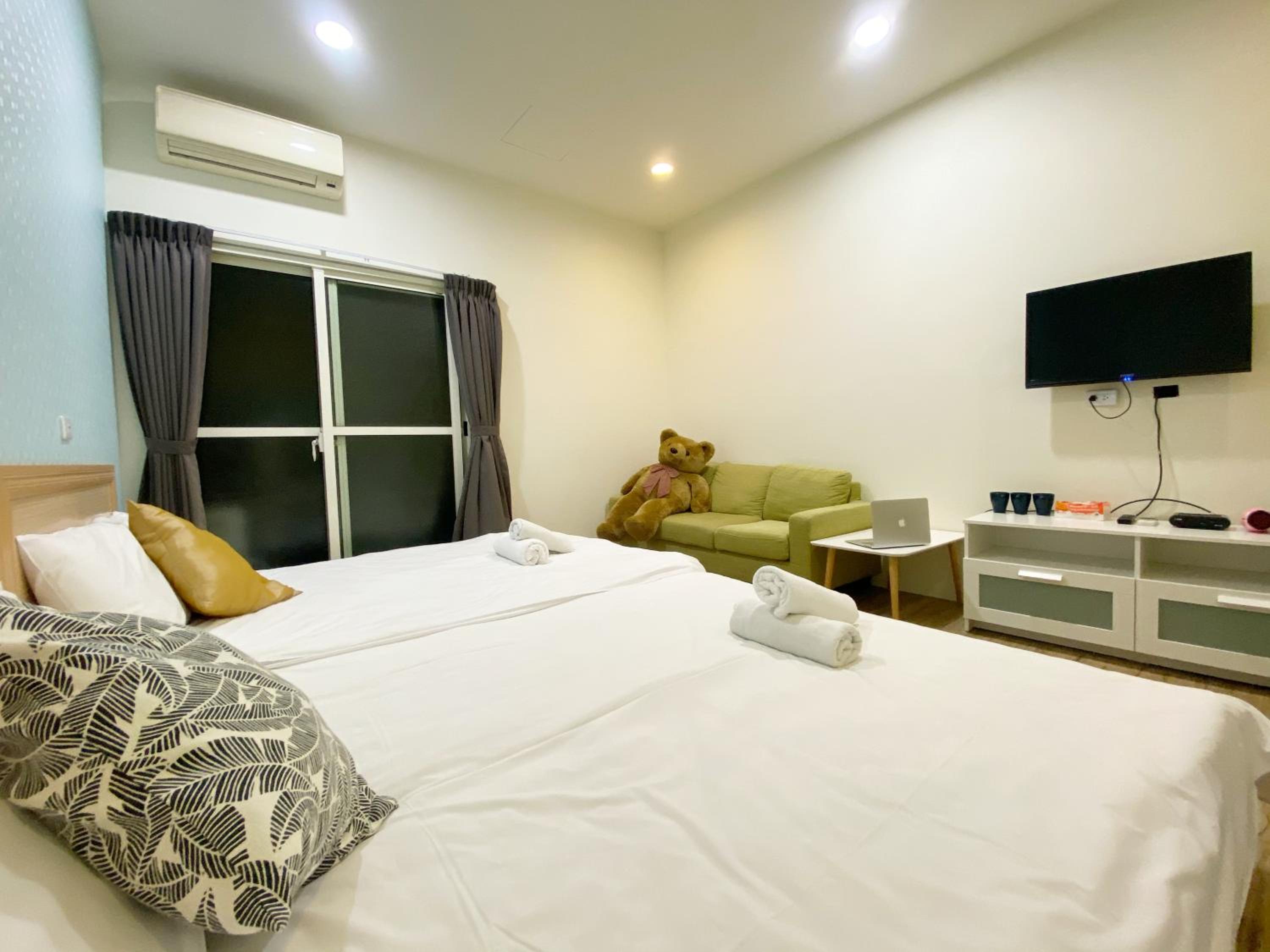 Superior Quadruple Room - Photo 9