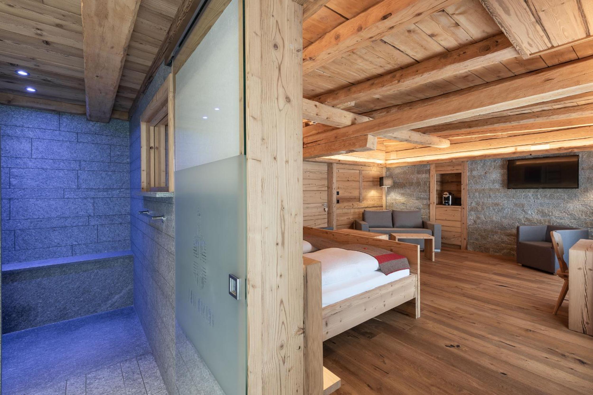 Alpenchic Deluxe Quadruple Room