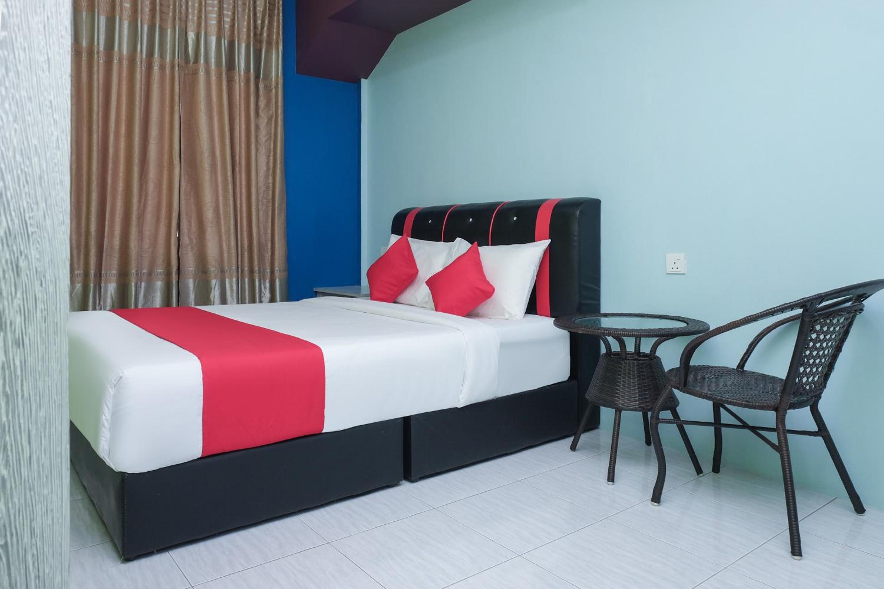 Deluxe Queen Room - Photo 3