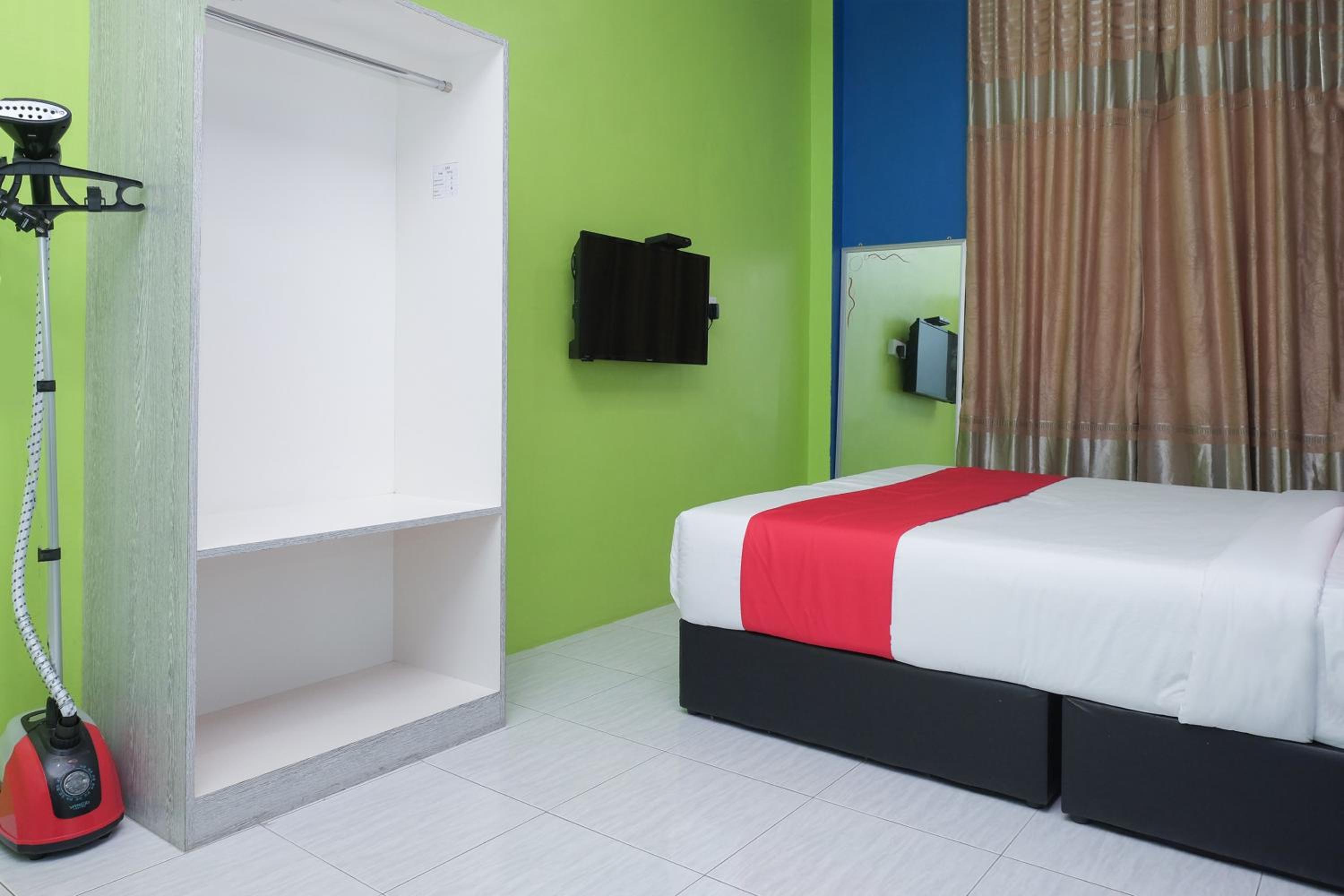 Deluxe Queen Room - Photo 4