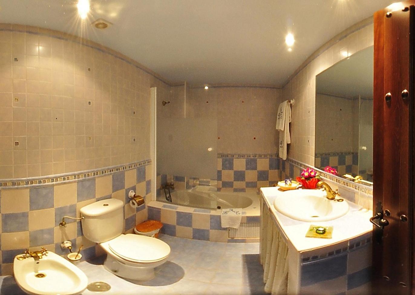 Double Room - Photo 7