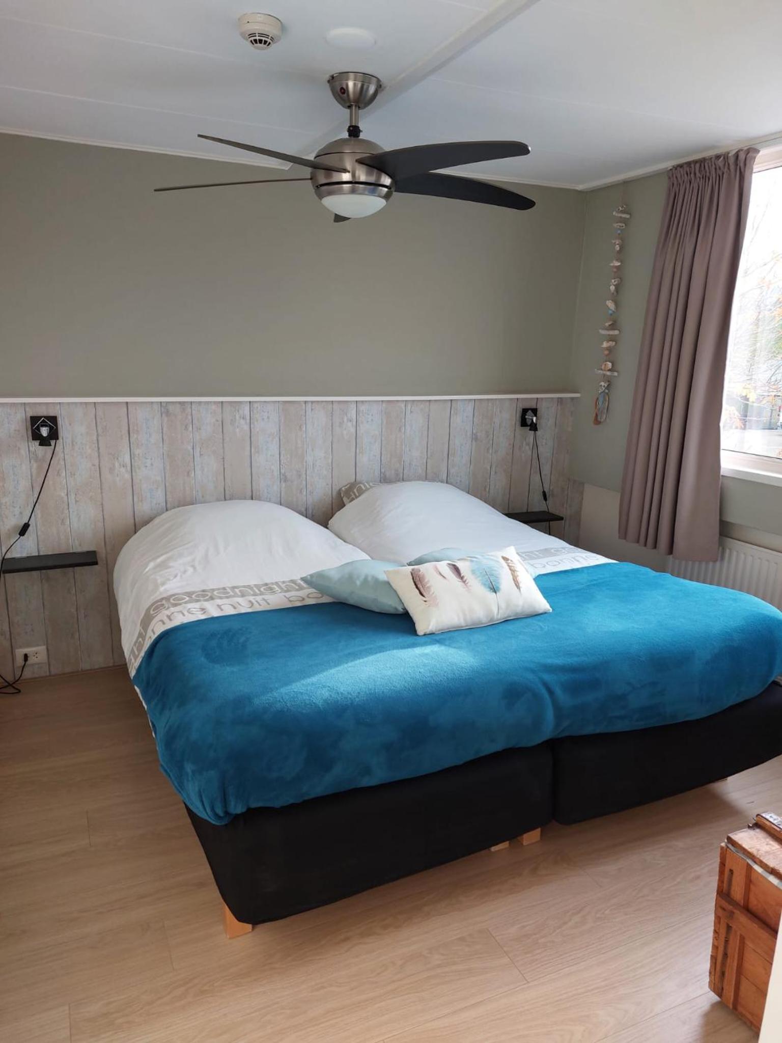 Twin Room with Private Bathroom photo 2