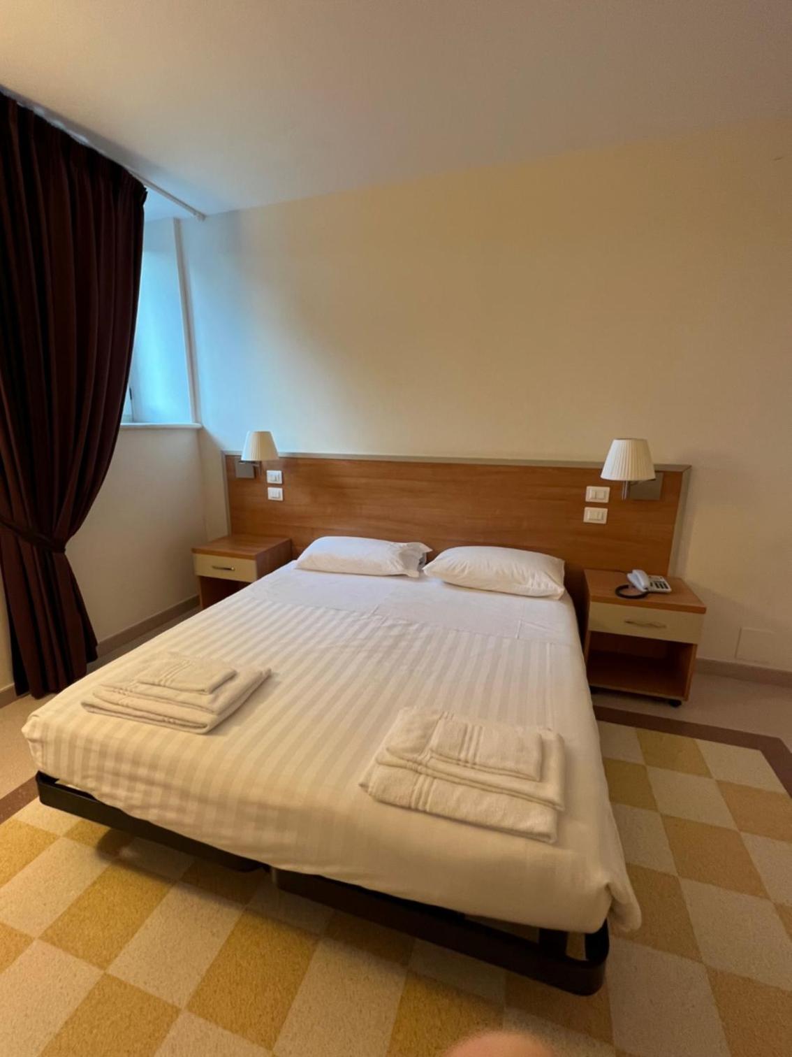 Double or Twin Room - Disability Access photo 3
