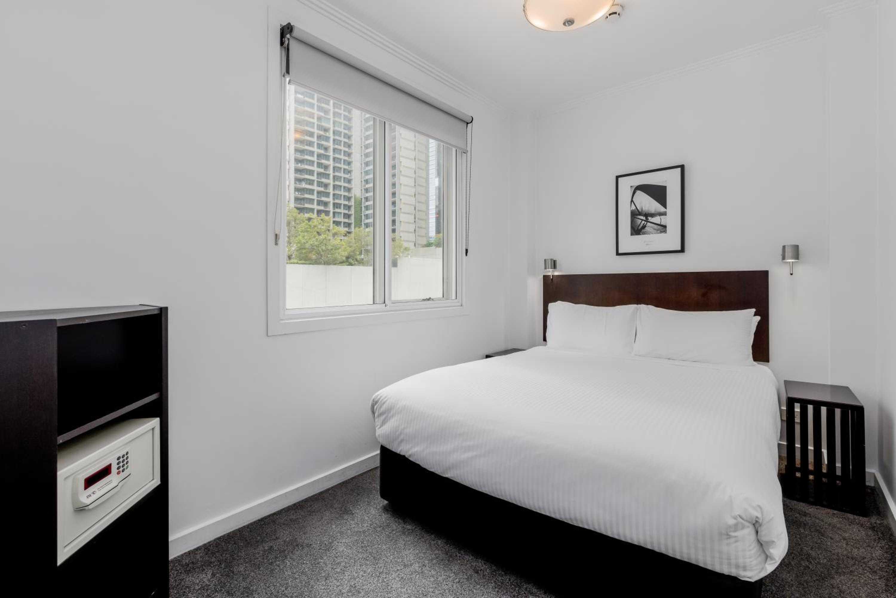 One-Bedroom Apartment - Photo 3