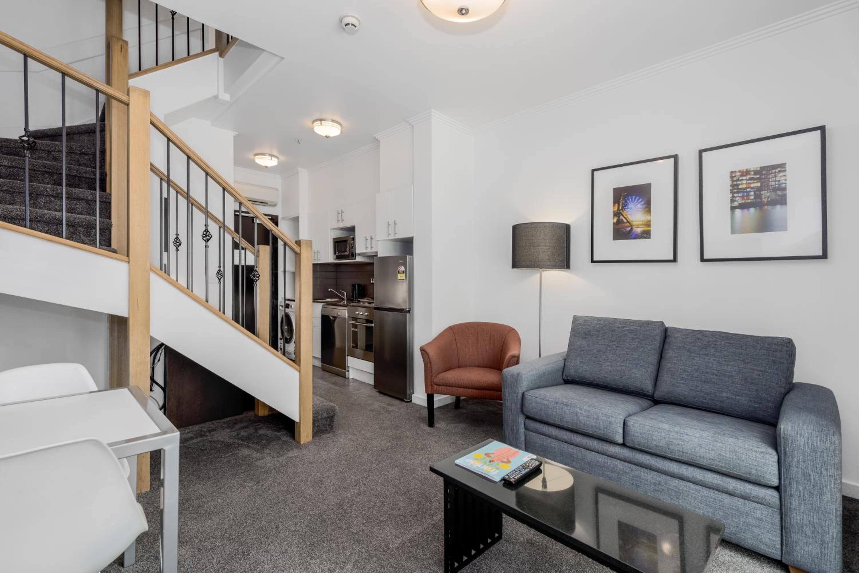 Deluxe Two-Bedroom Apartment - Loft - Photo 6