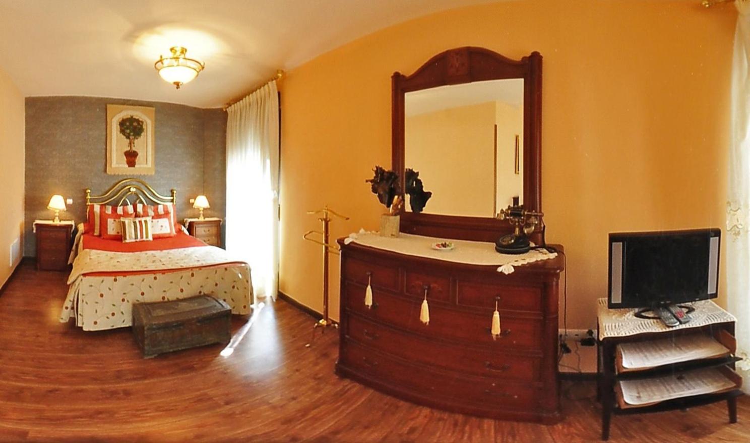Double Room - Photo 3