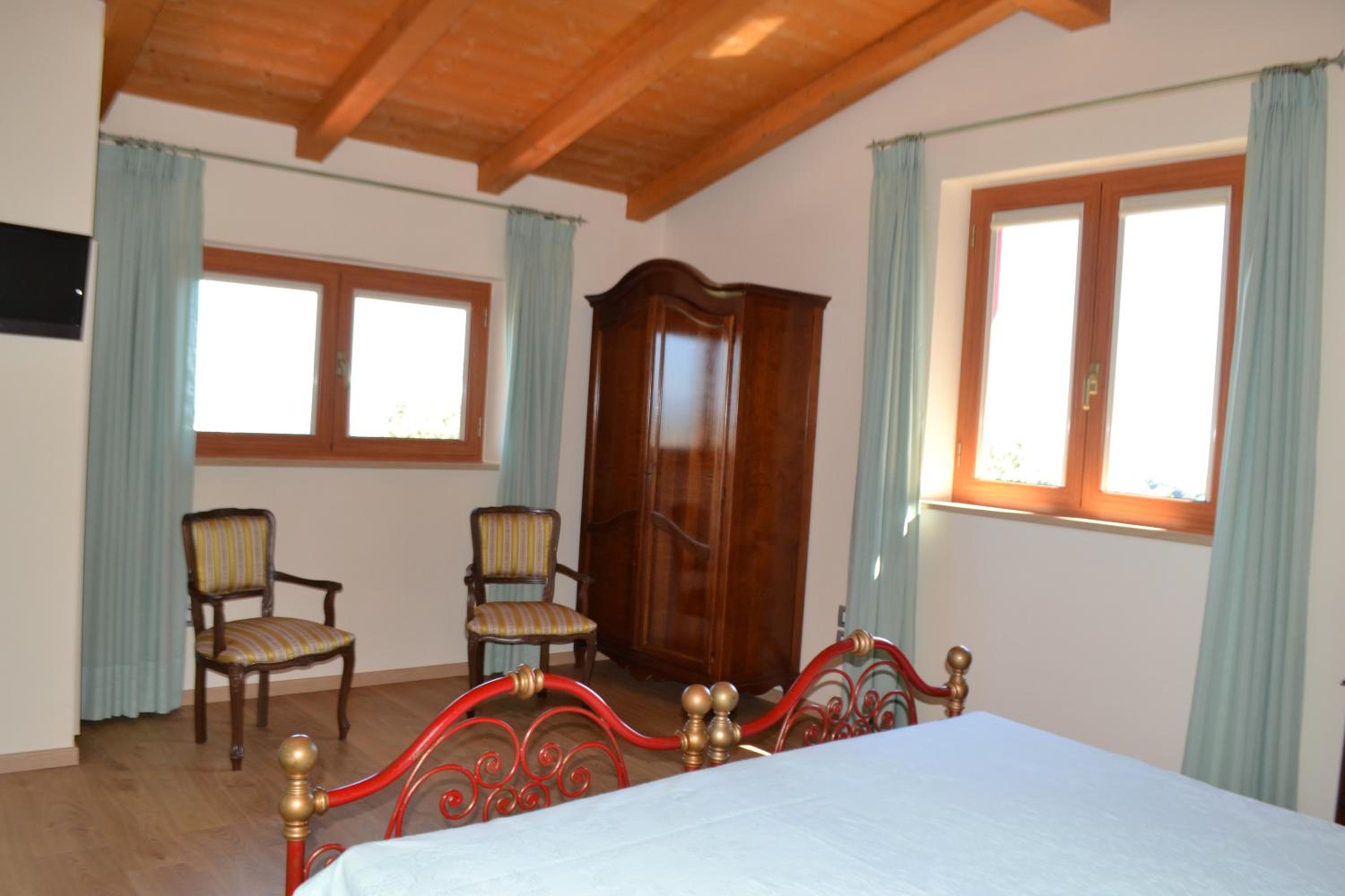 Double Room with Balcony - Photo 3