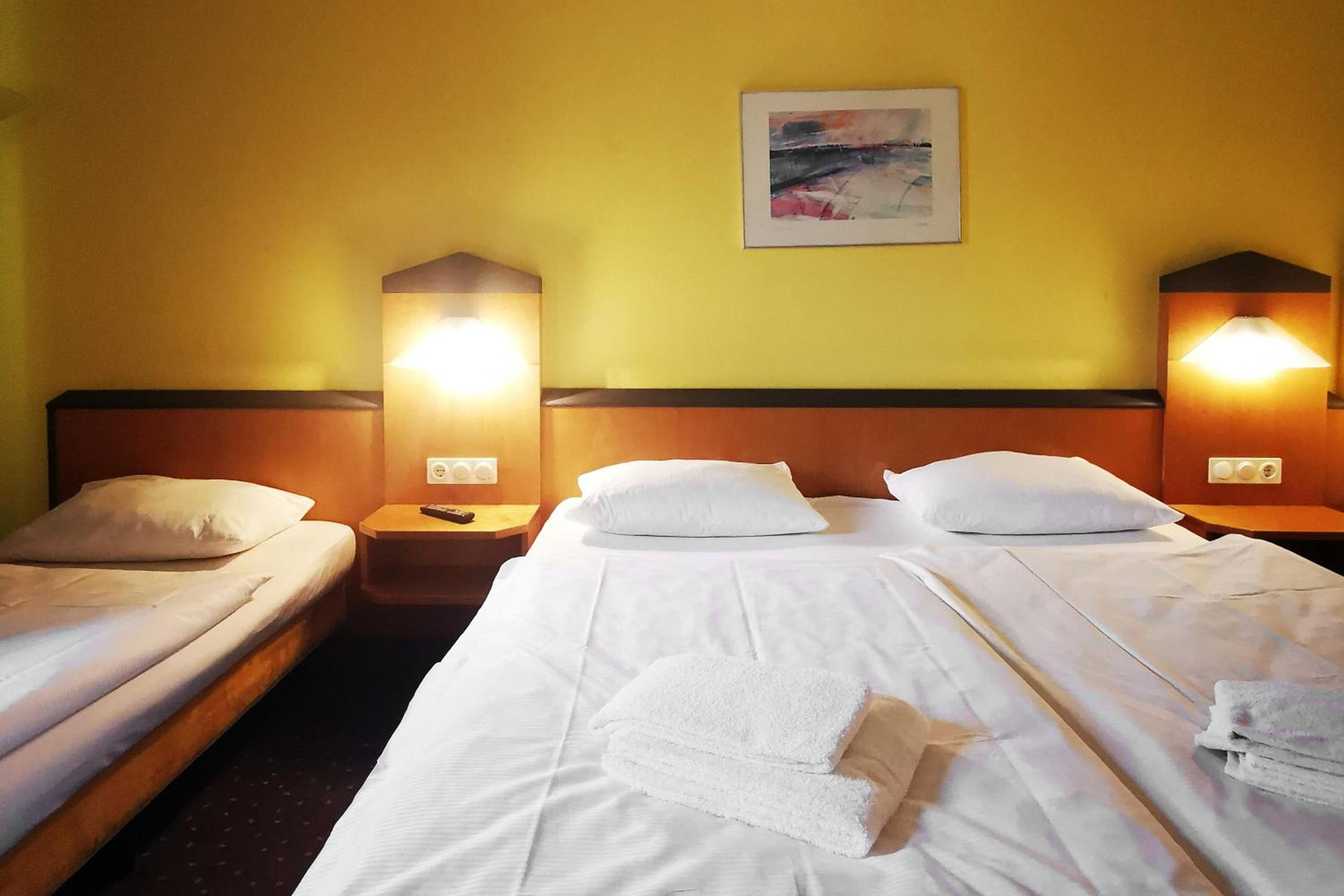Triple Room - Photo 1