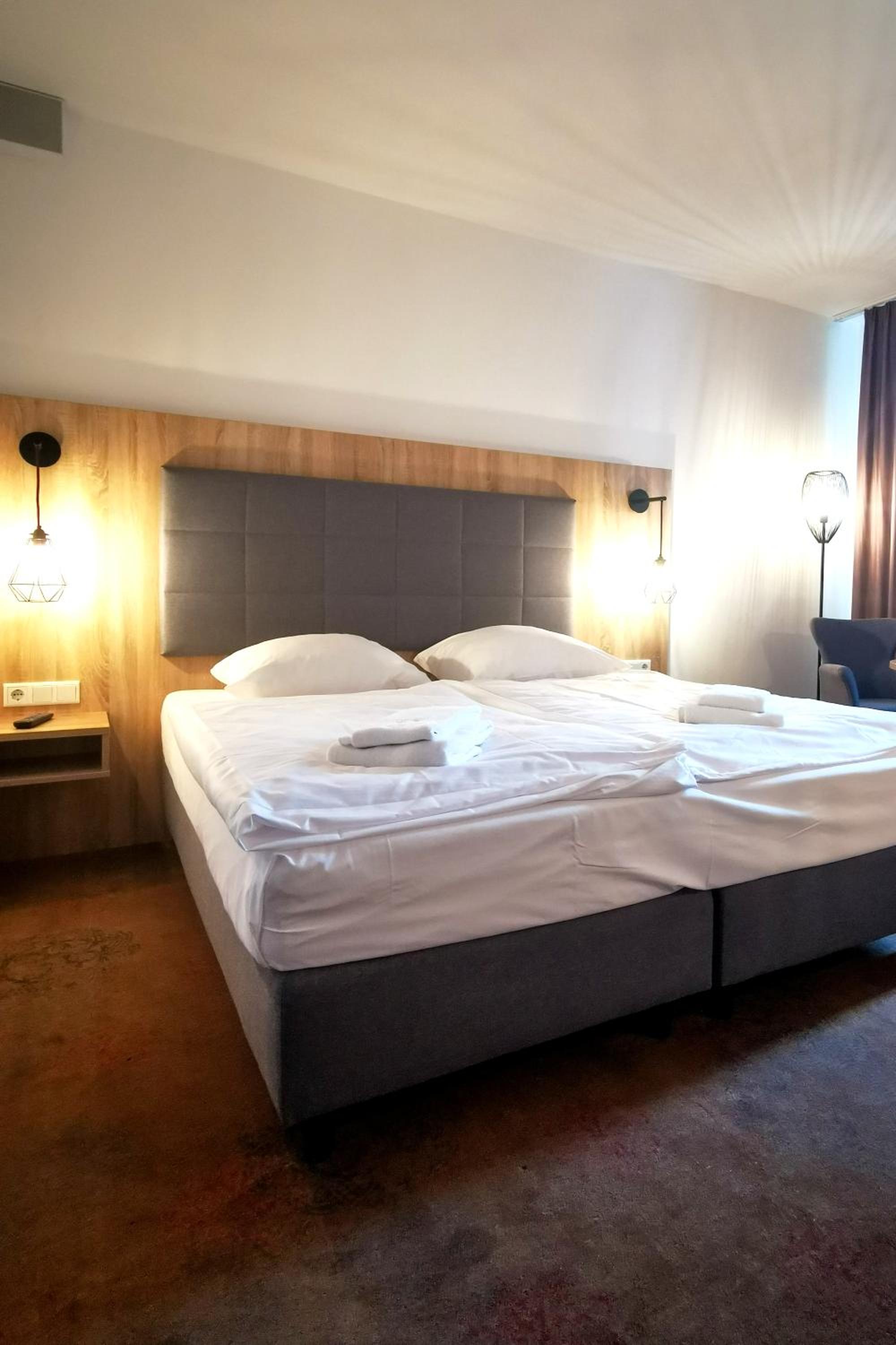 Deluxe Double Room - Photo 8