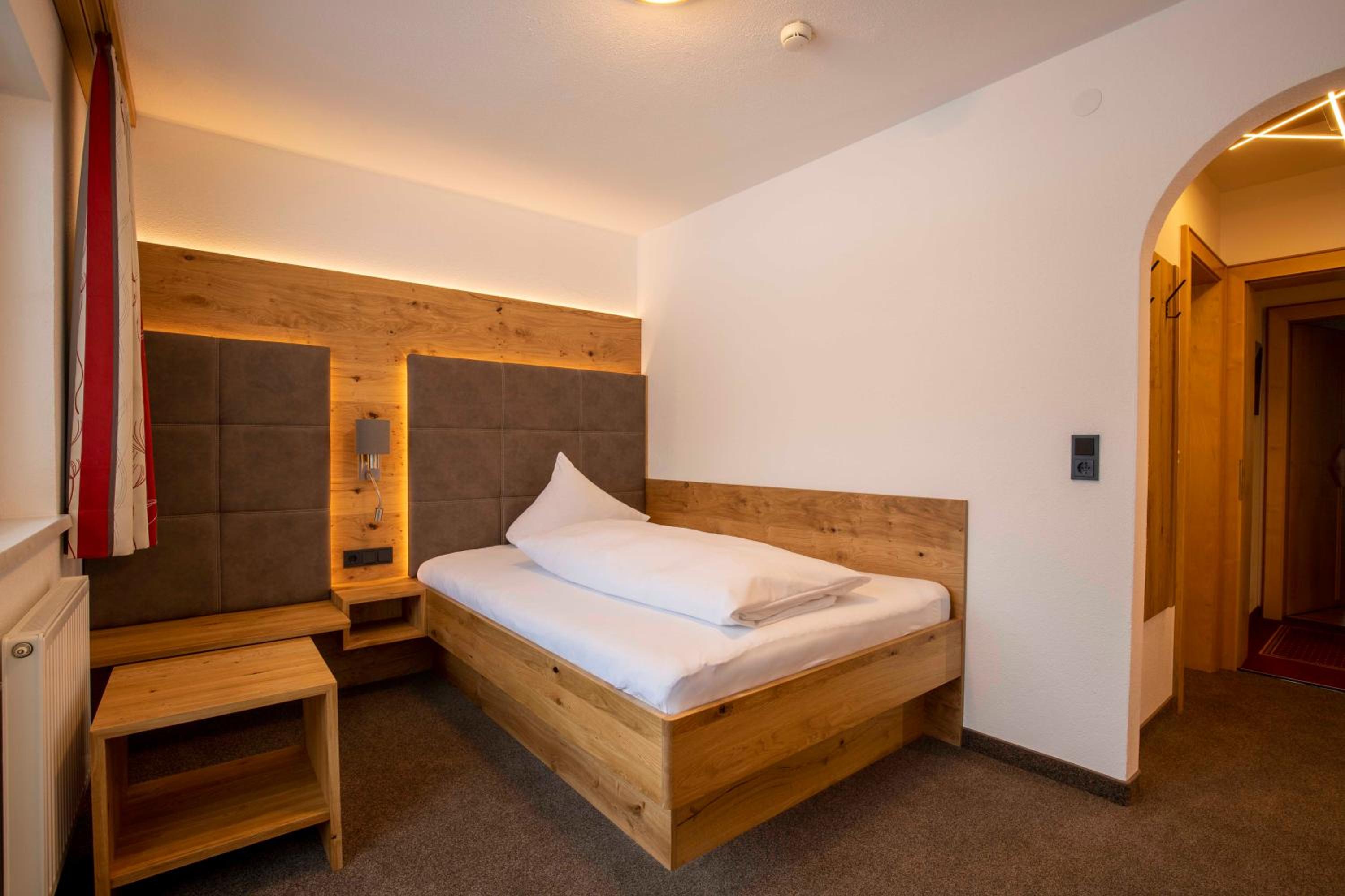 Single Room with Balcony photo 1