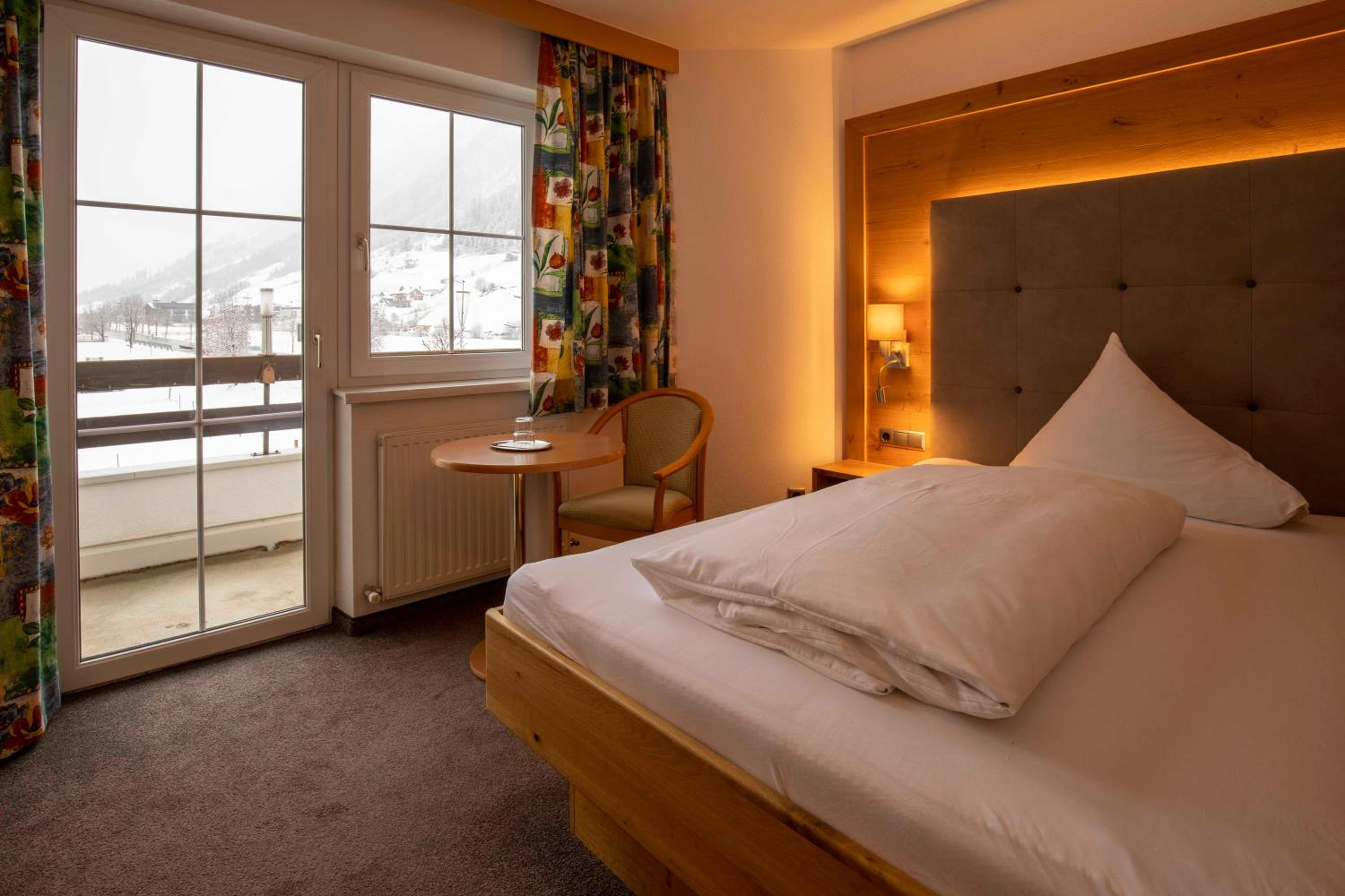 Single Room with Balcony photo 2