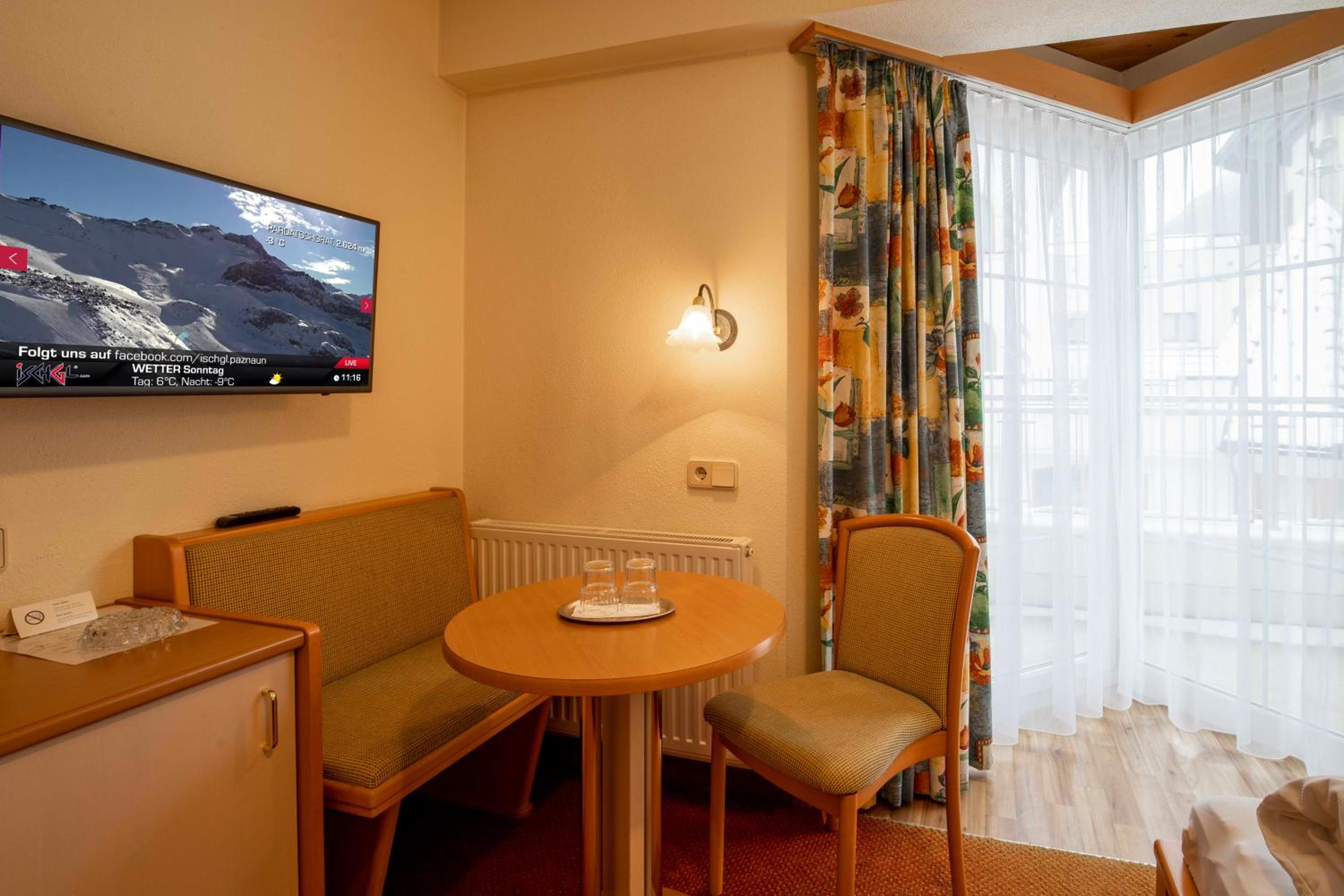 Double Room with Balcony photo 2