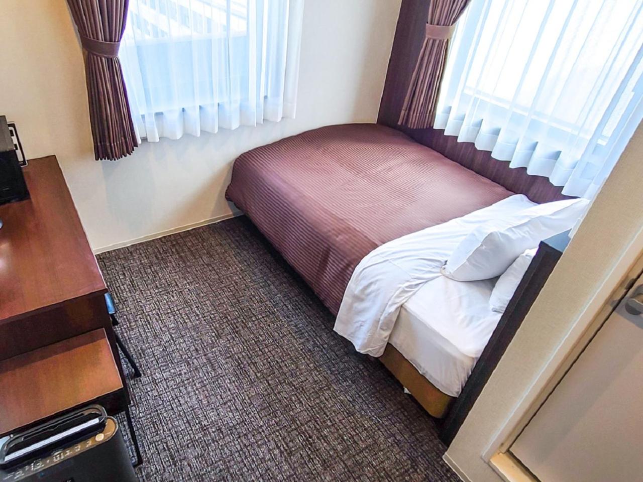  Double Room with Small Double Bed - Smoking photo 3