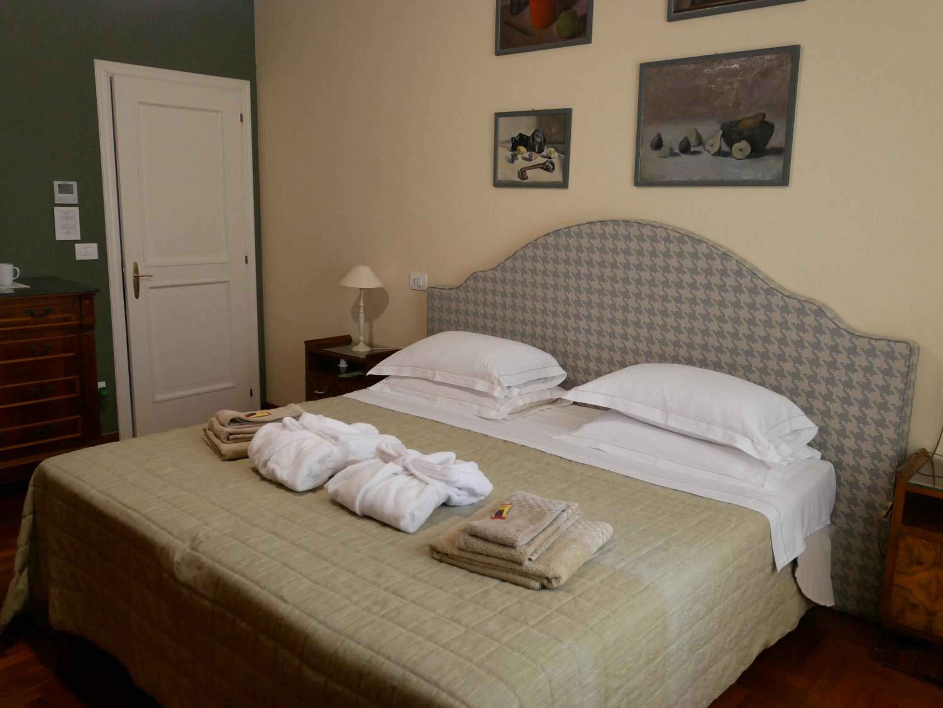 Triple Room with Private External Bathroom - Photo 4