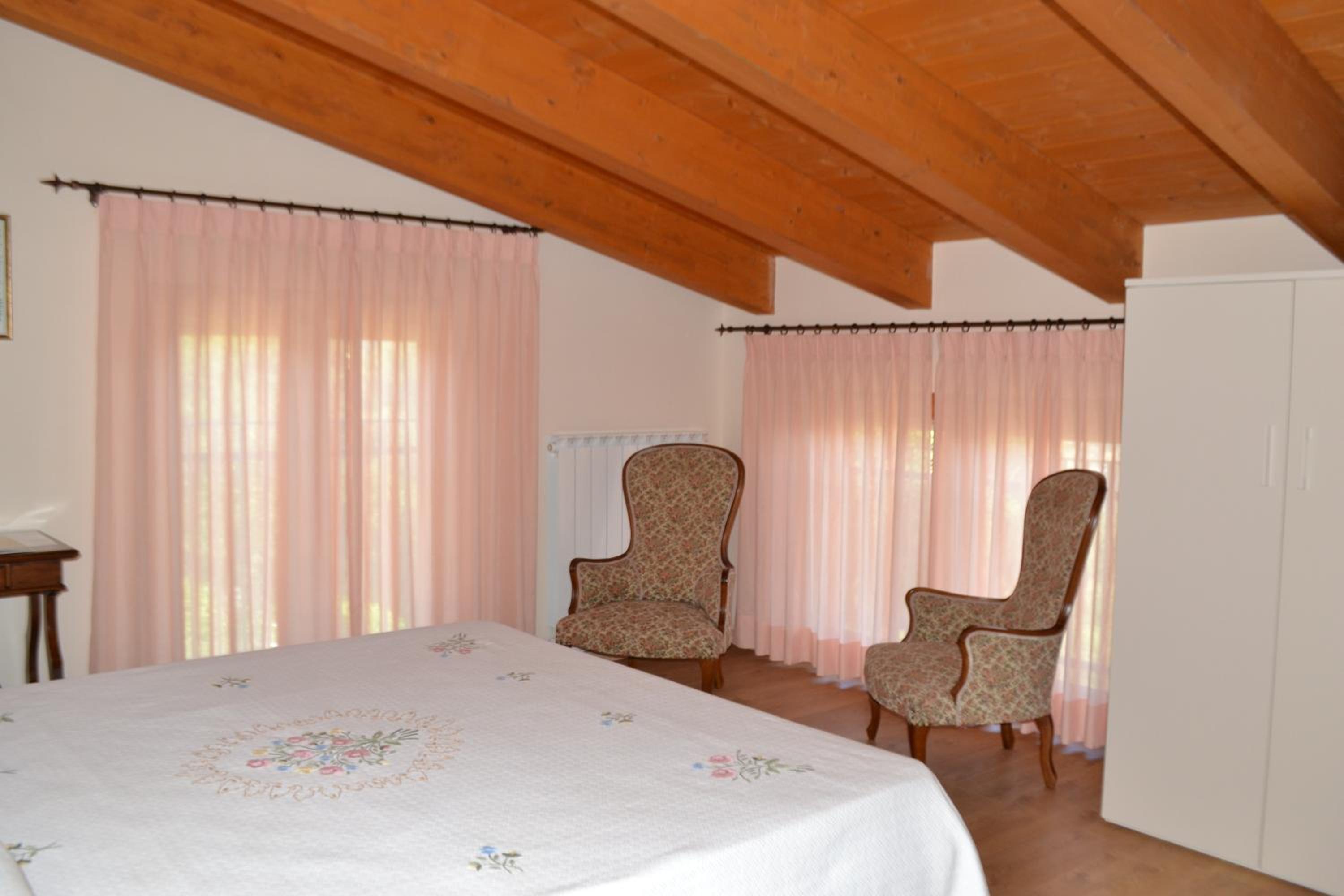 Double Room - Photo 16