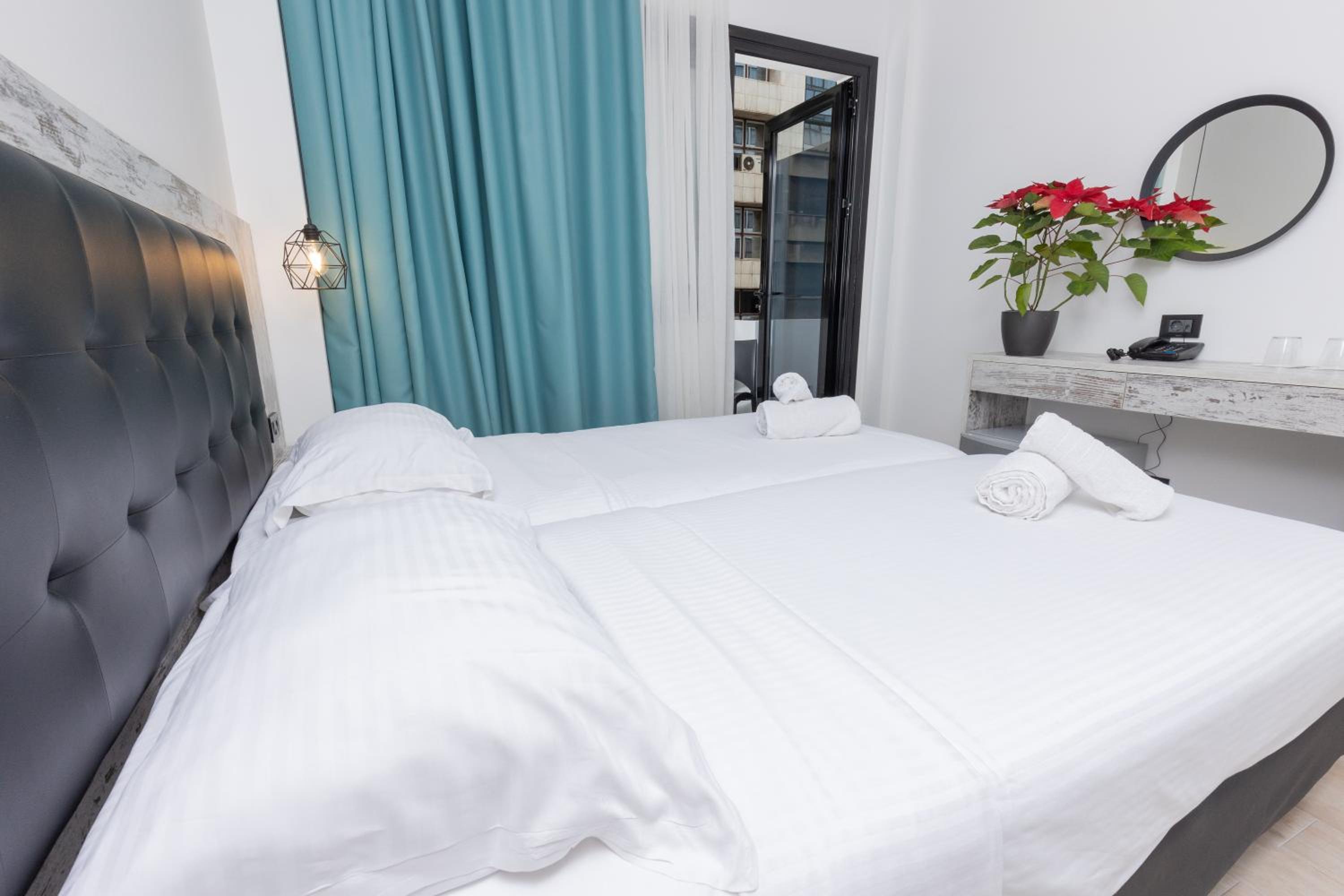 Standard Triple Room with Balcony photo 3