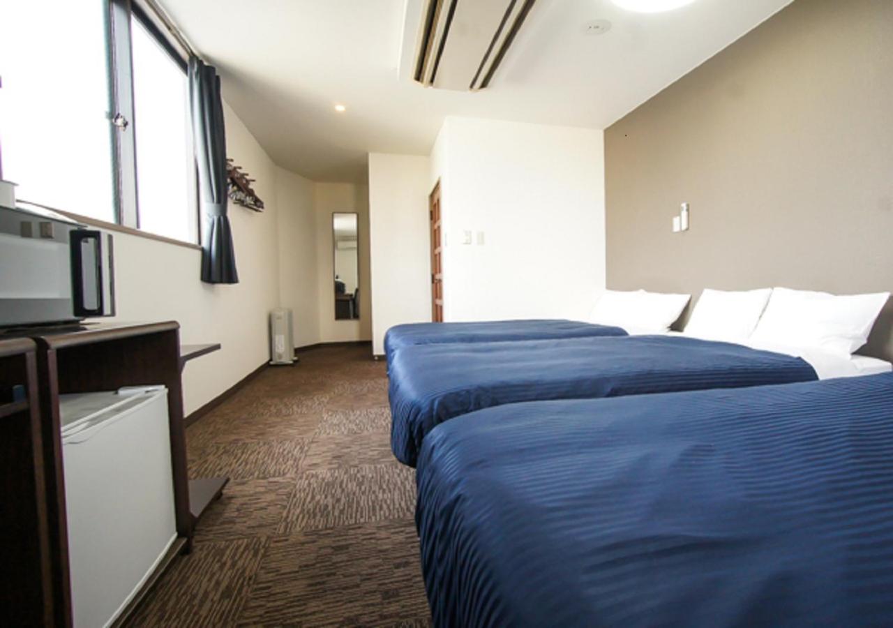 Triple Room - Non-Smoking photo 2