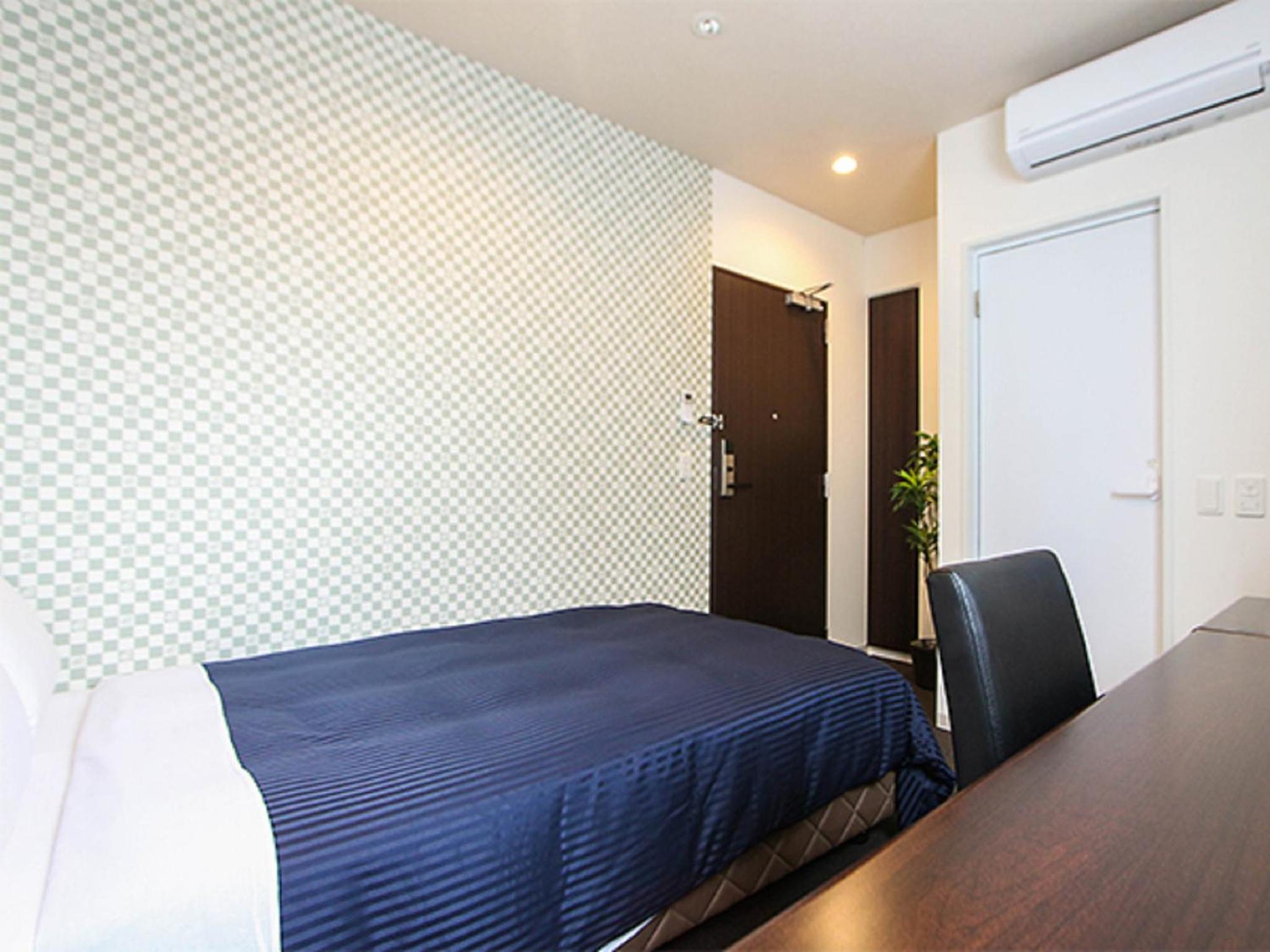Double Room with Small Double Bed with Bathroom - Smoking - Photo 2