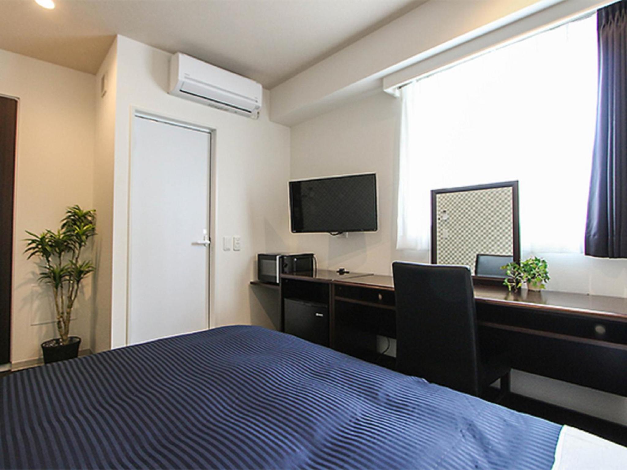 Double Room with Small Double Bed with Bathroom - Smoking - Photo 3