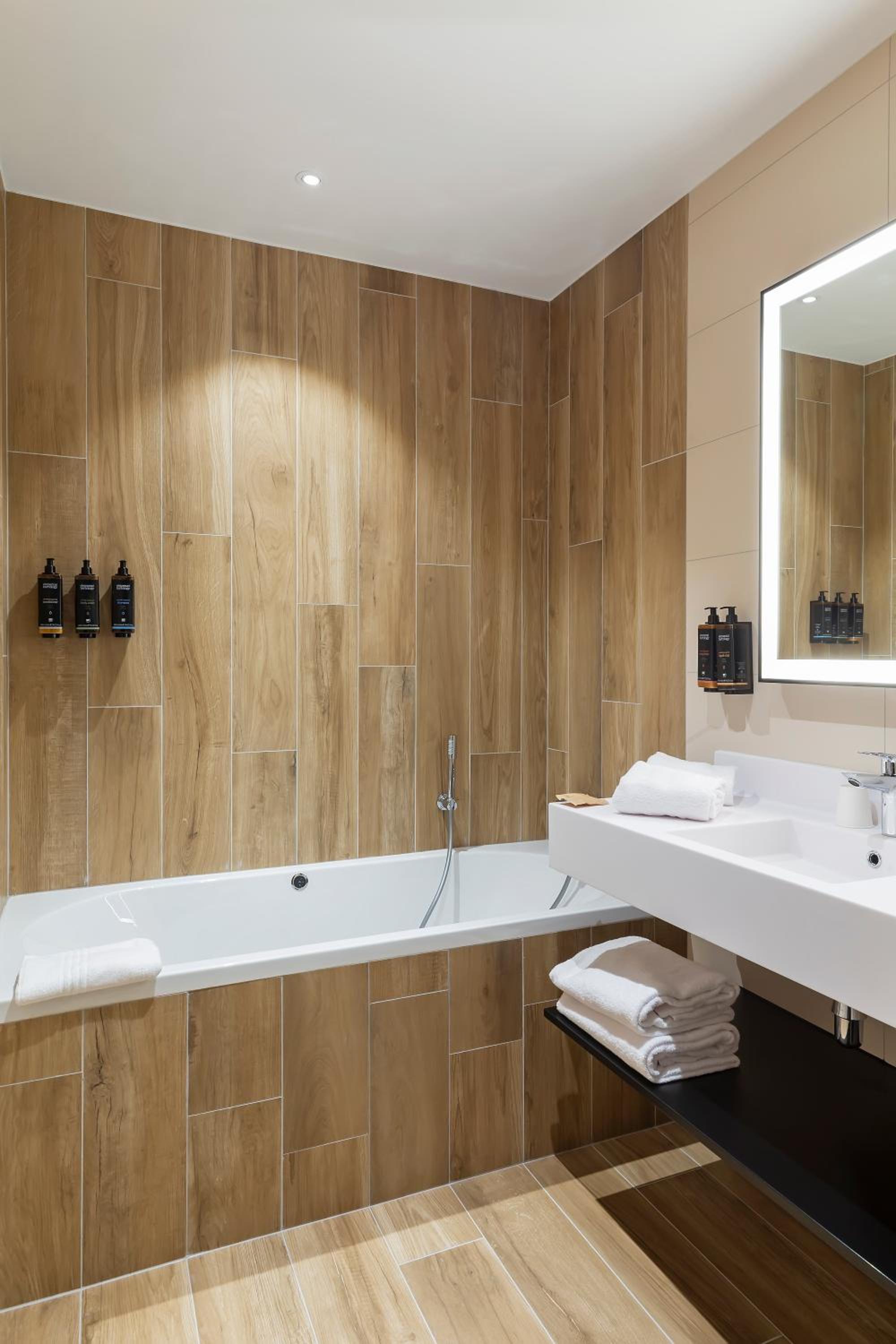 Privilege King Room with Balneo Bathtub and Citadel View - Photo 3