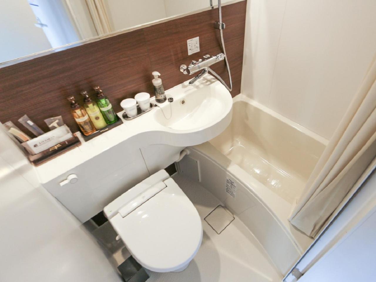 Double Room with Small Double Bed - Non-Smoking - Small Dog Friendly photo 2