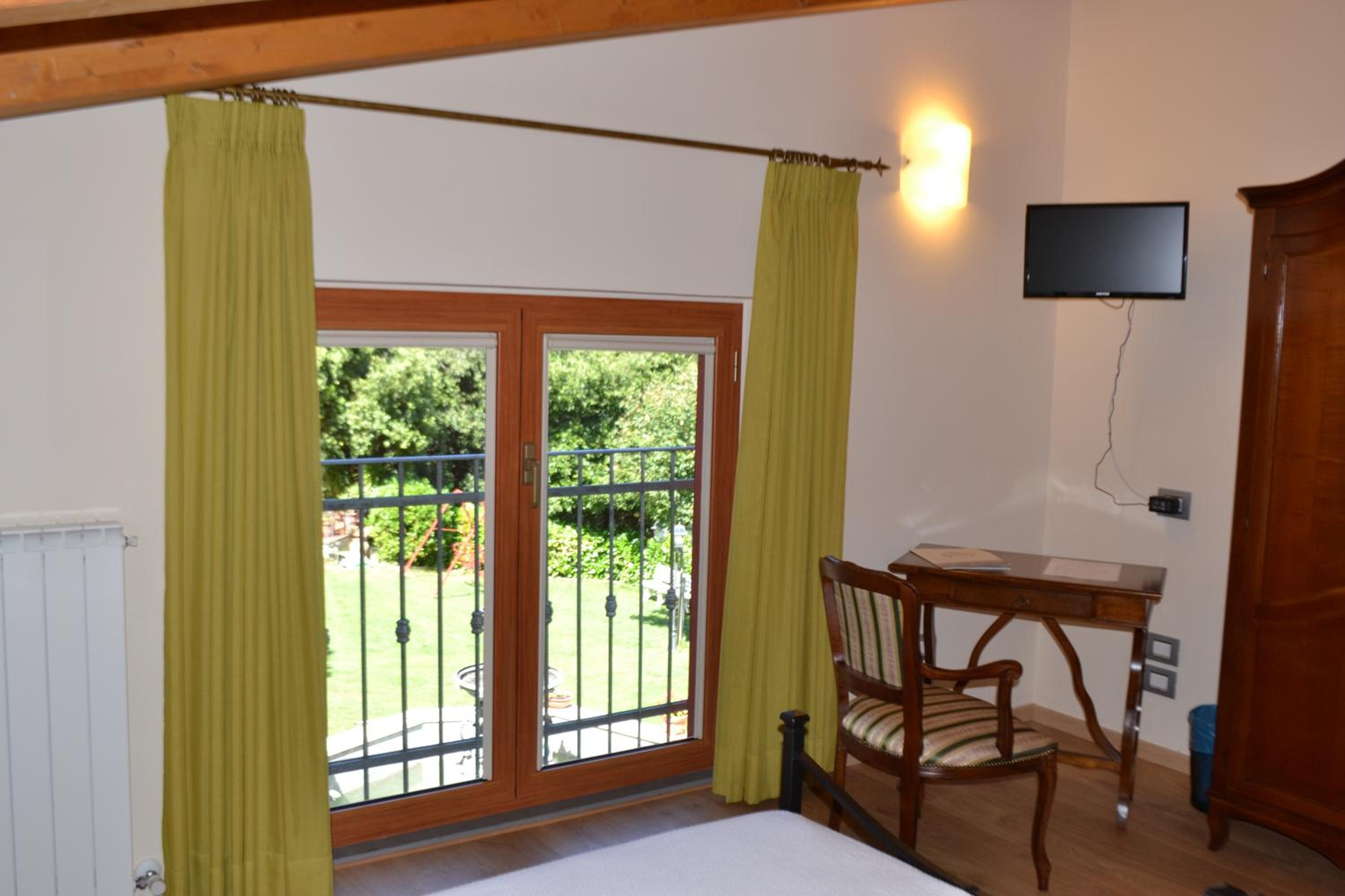 Double Room - Photo 10