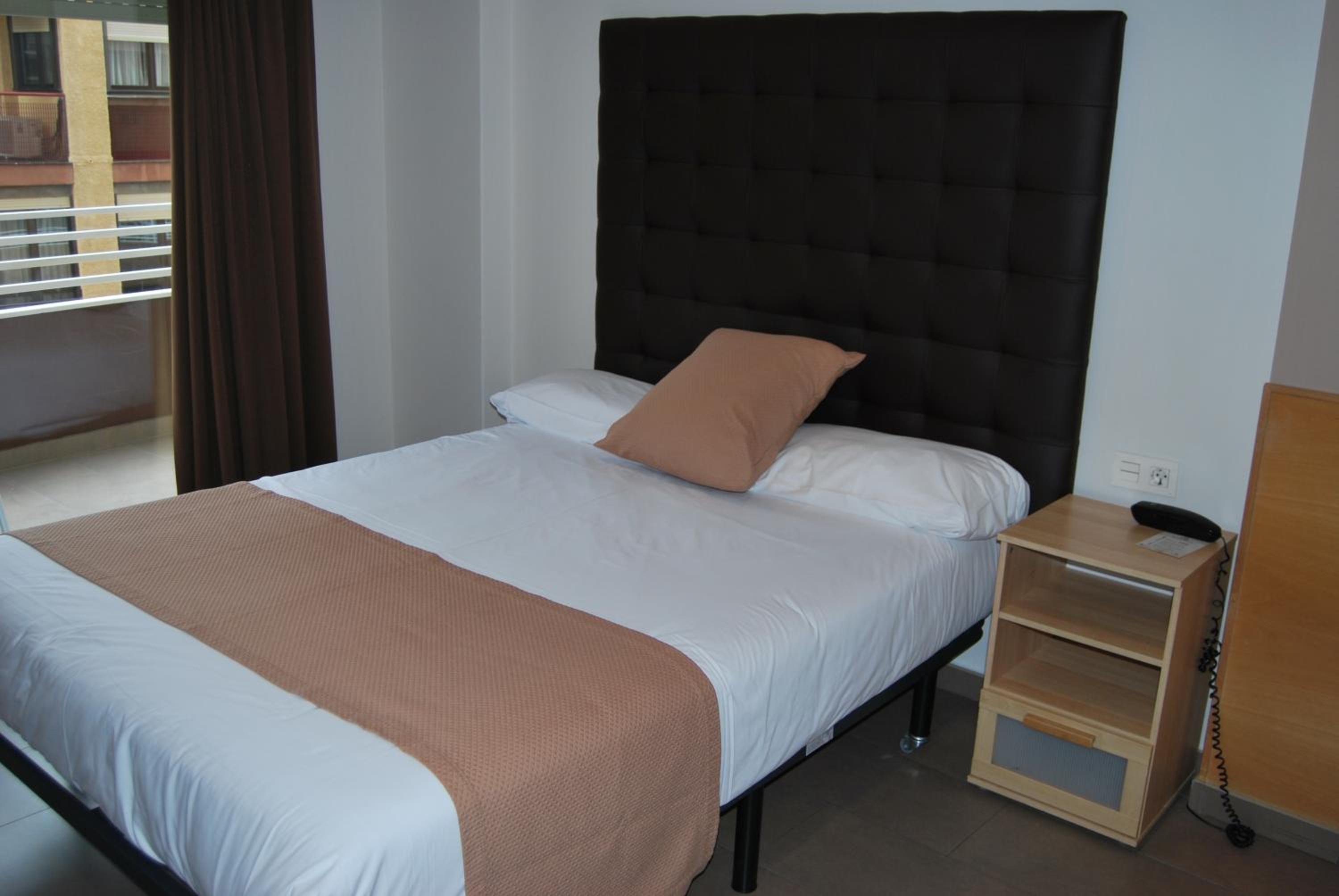 Twin Room - Photo 6